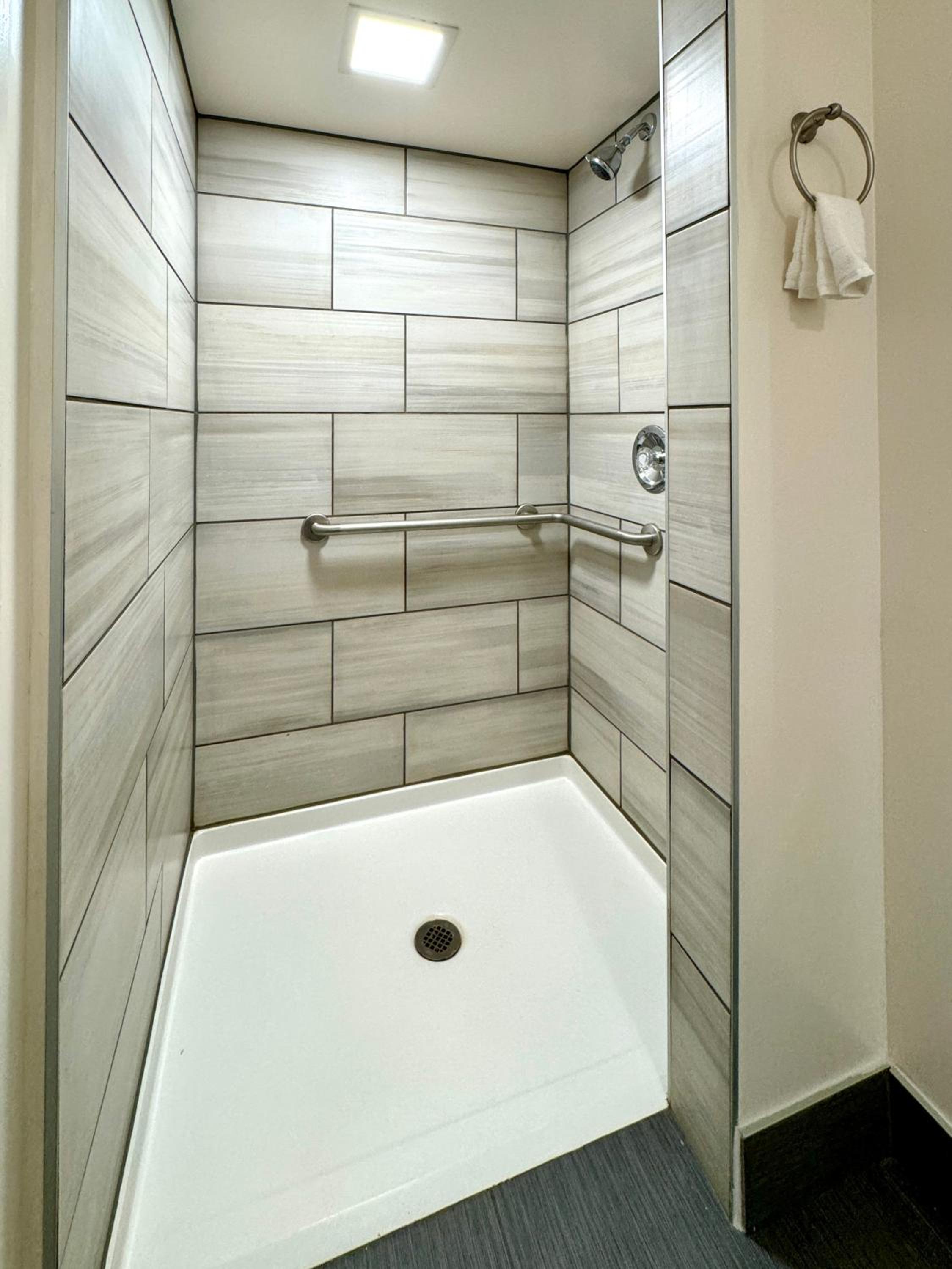 Evanston Vacations - The GEM Museum Suites - Property Image 12