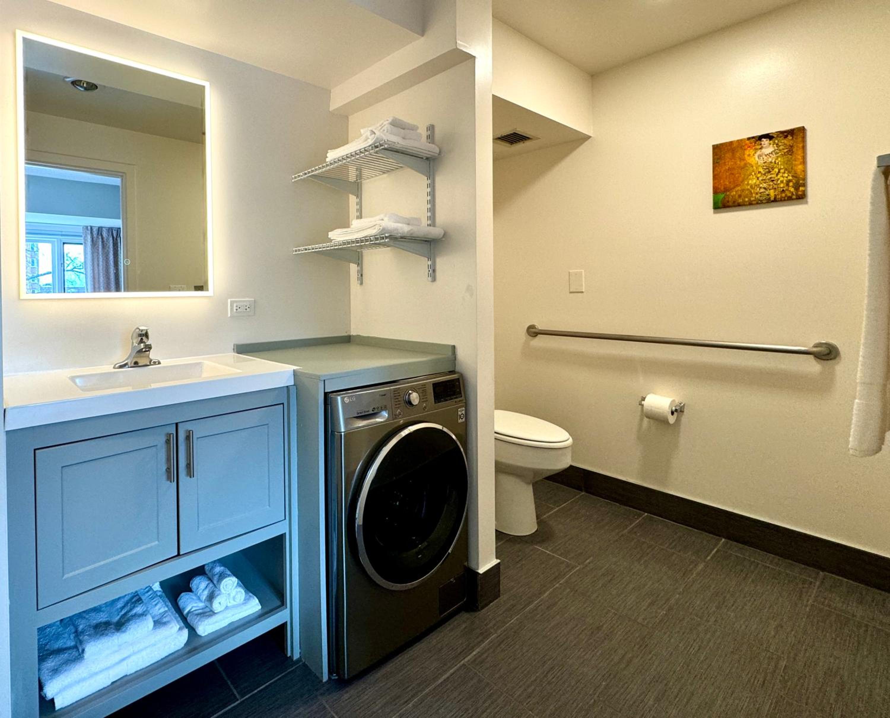 Evanston Vacations - The GEM Museum Suites - Property Image 14