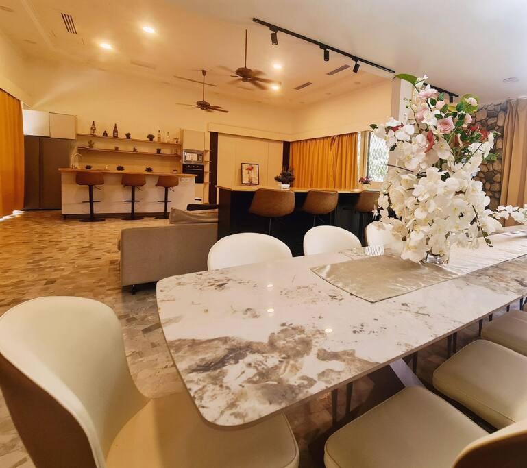 Bali Modern Style Villa up to 20pax in KL