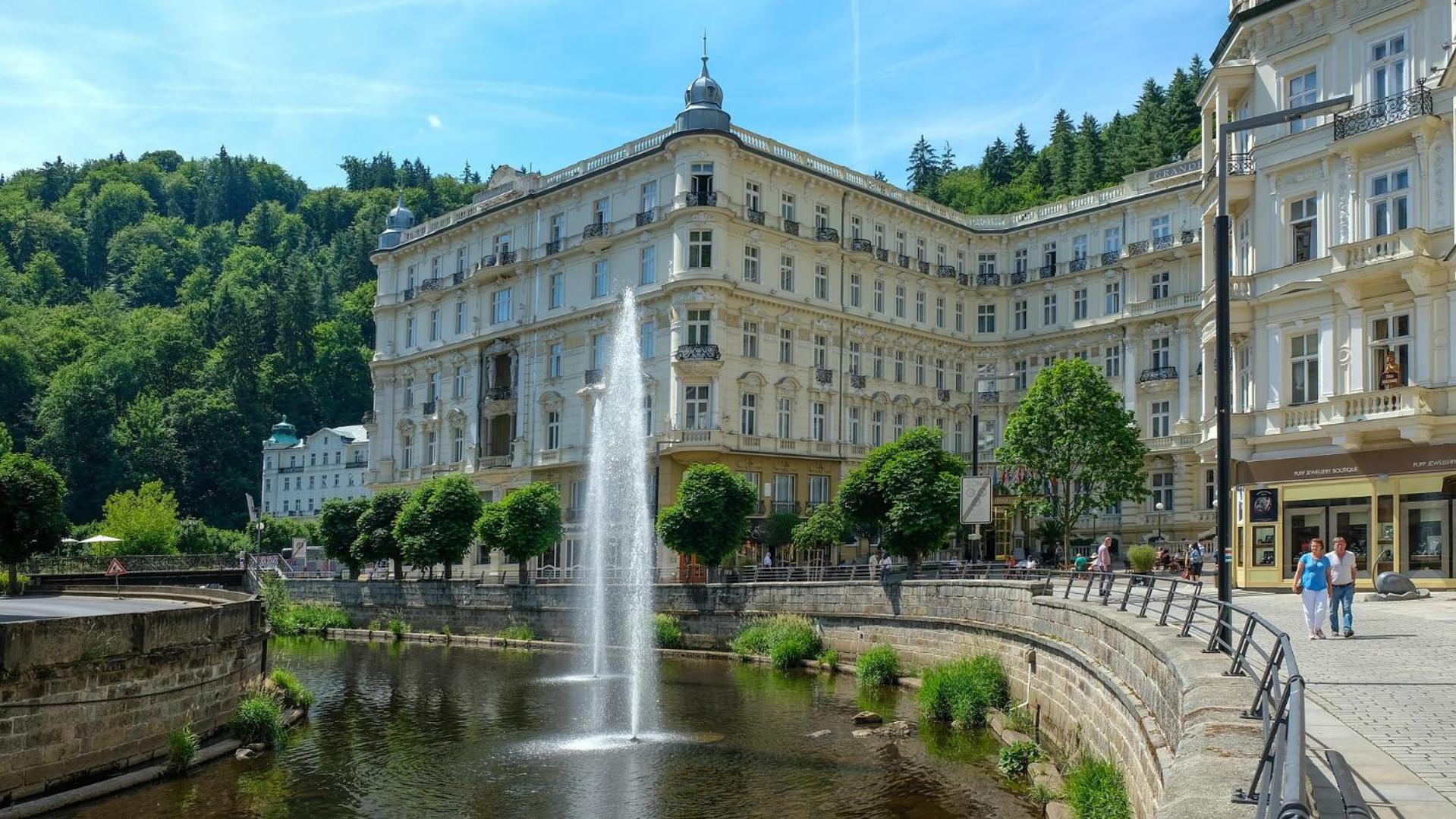 Karlovy Charme Inn by Rentez