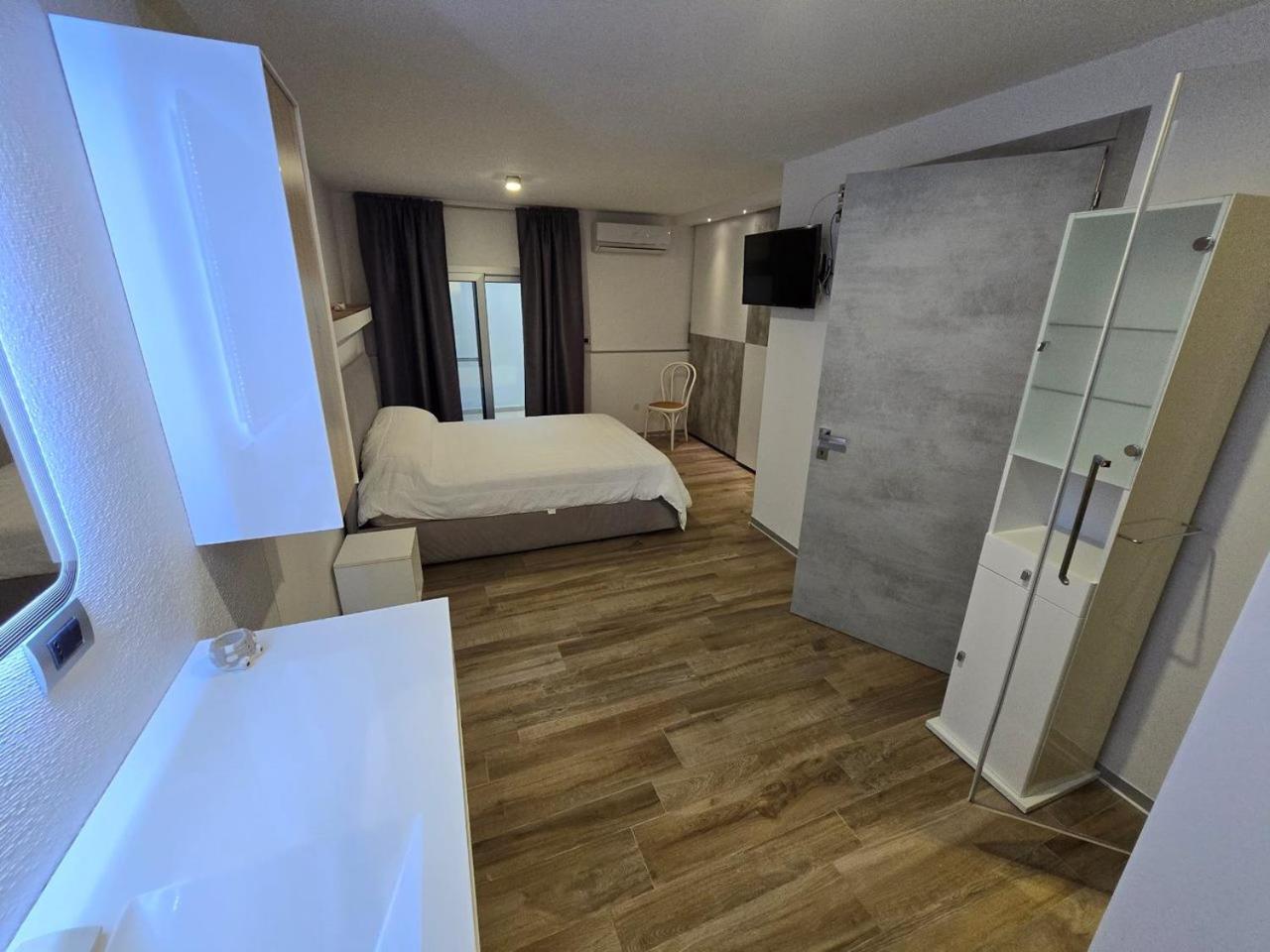B&B White con Parcheggio Privato