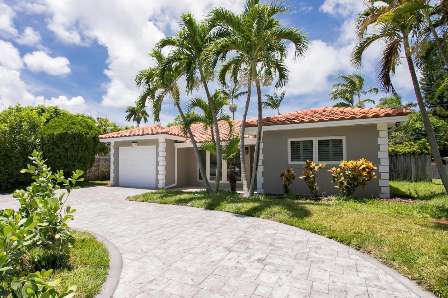 Fabulous 5BR & 3BA Villa near Hollywood Beach