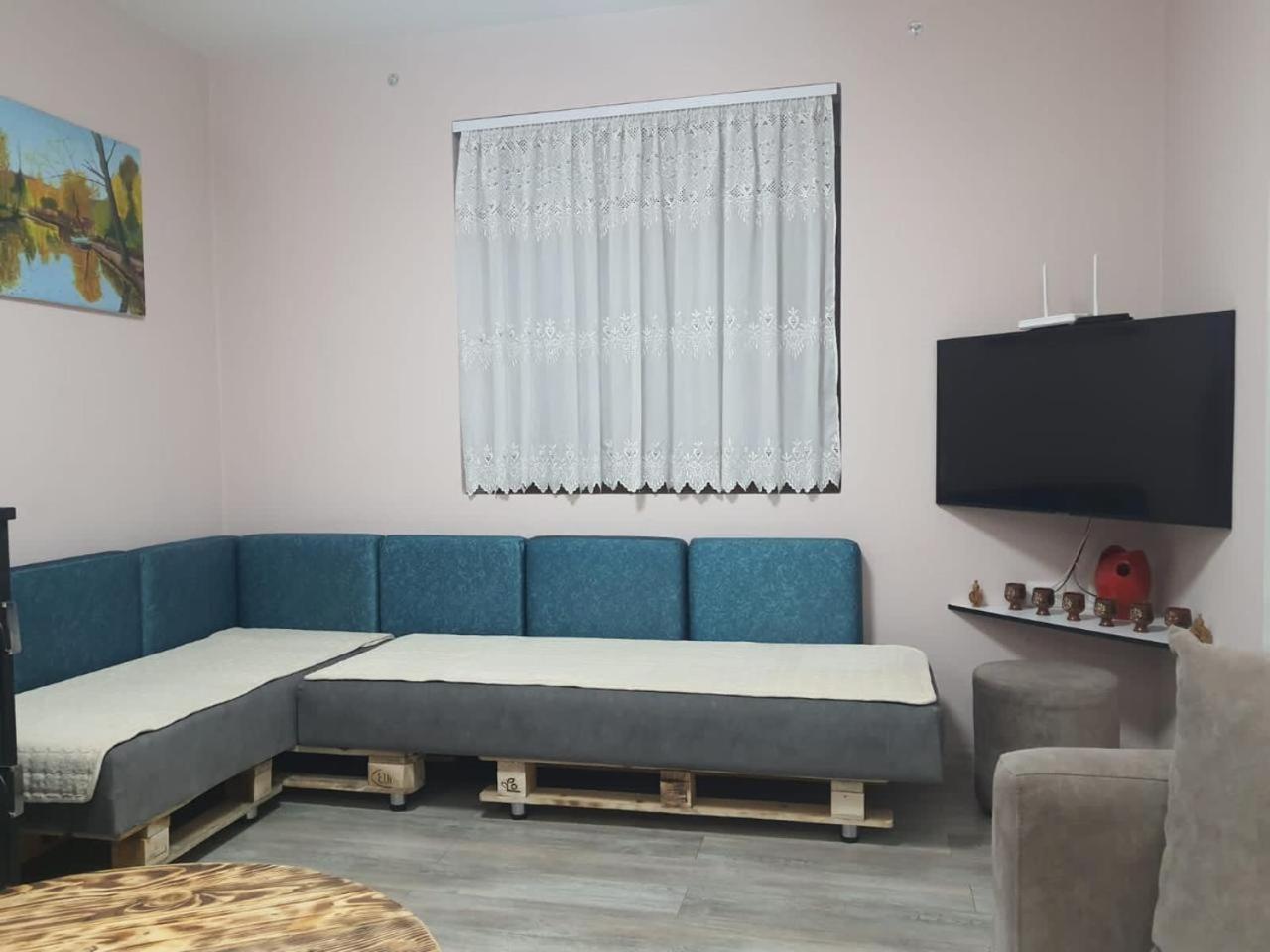Topleci Guest House