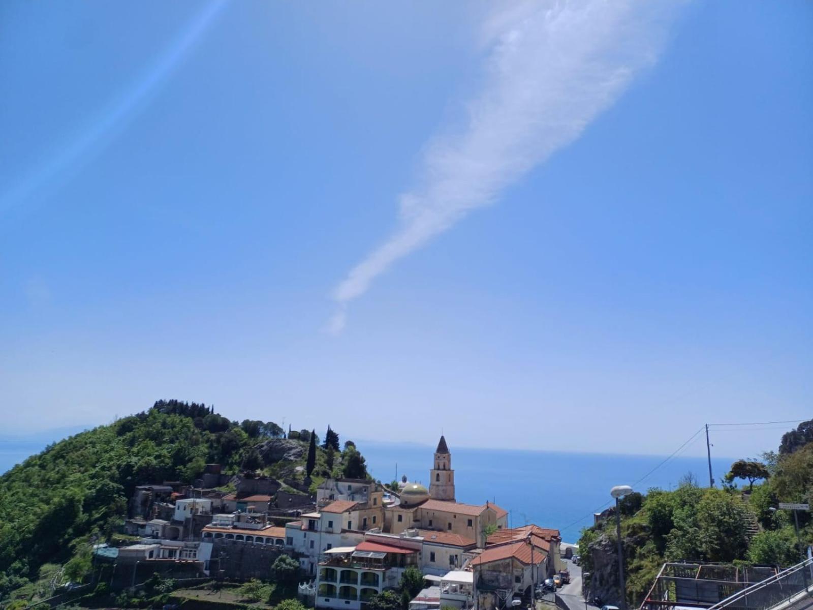 LELLA'S HOUSE photo 4