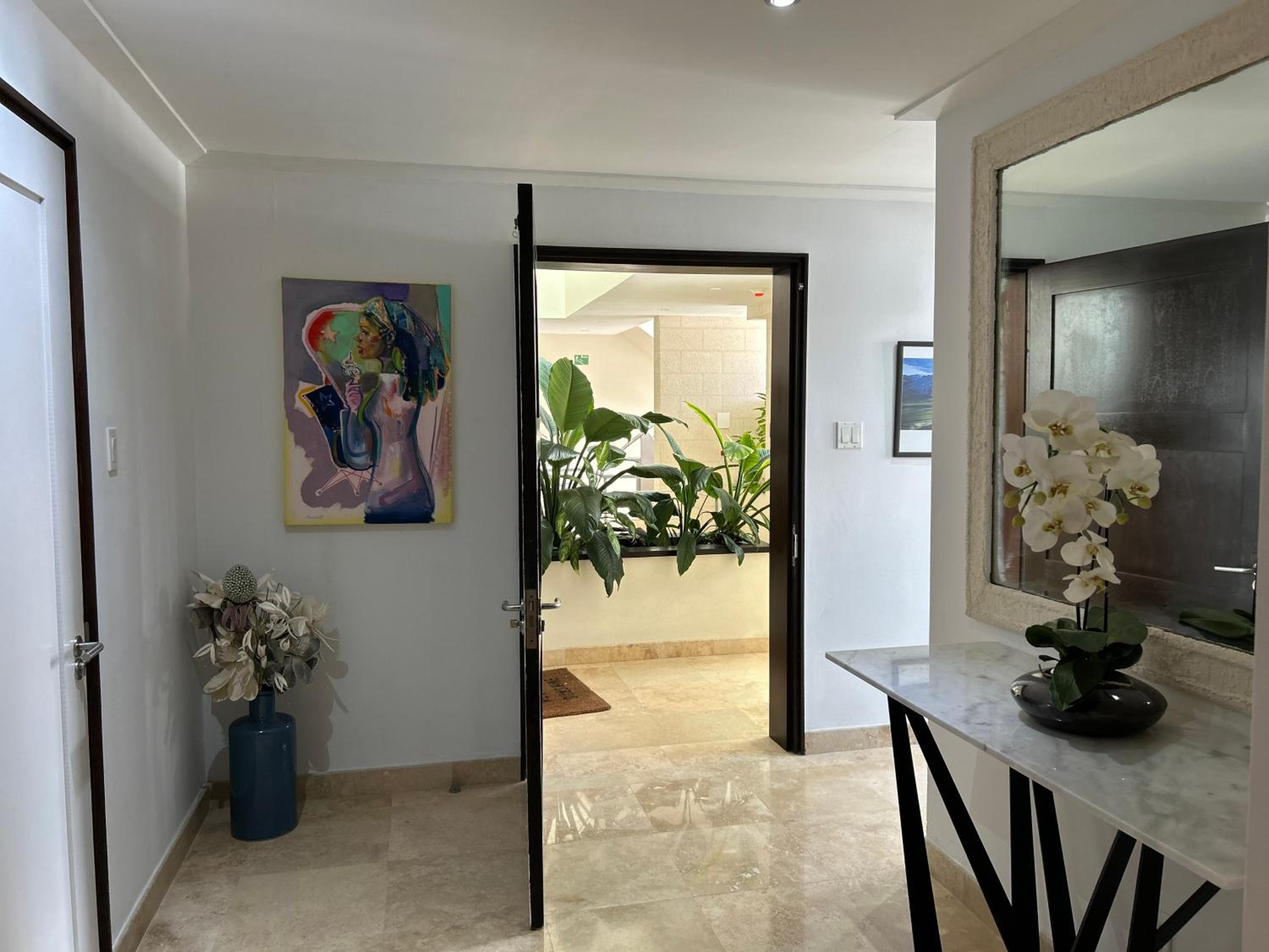 Coral Cove 10 Luxury Beachfront Condo