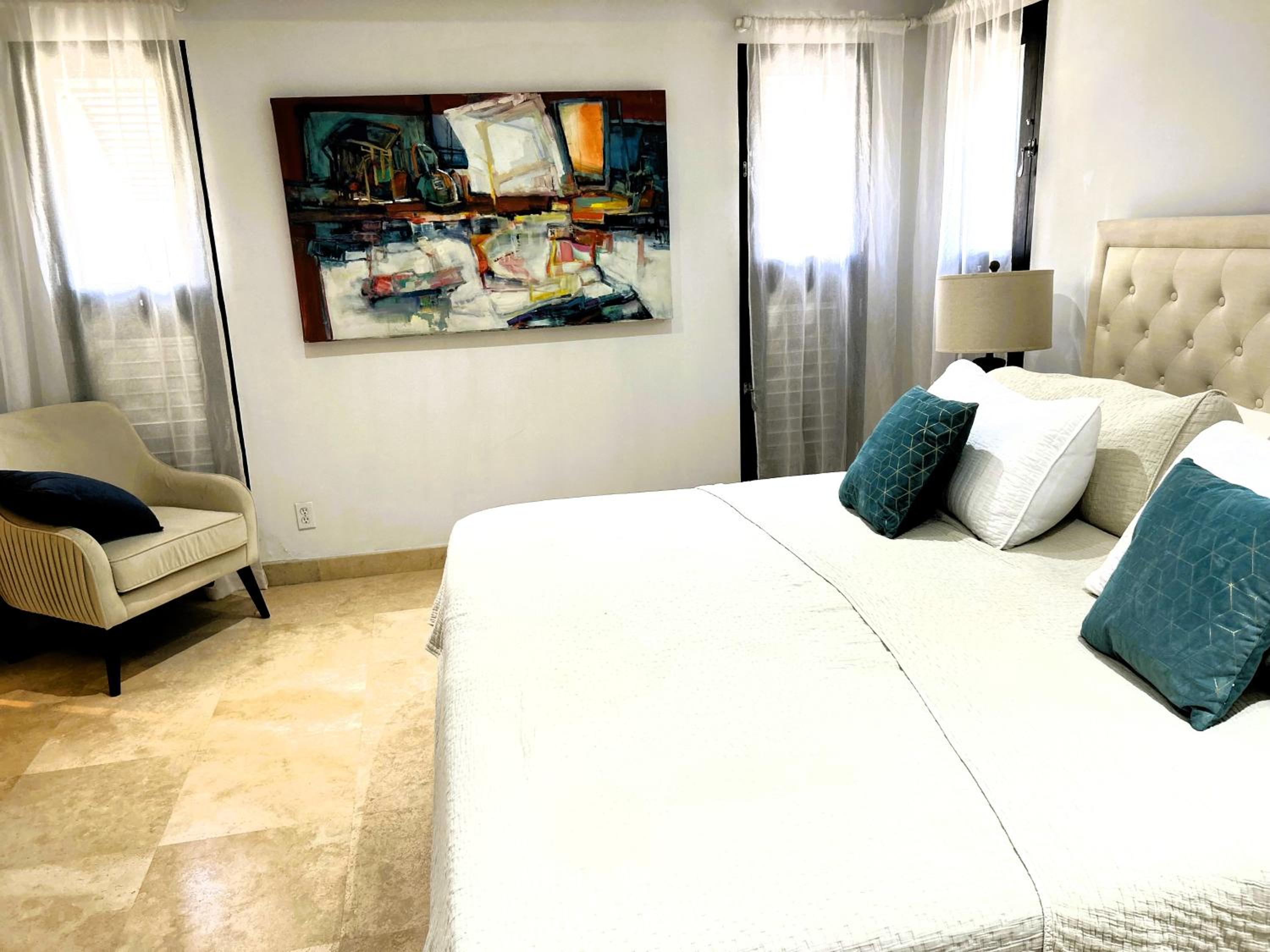 Coral Cove 10 Luxury Beachfront Condo