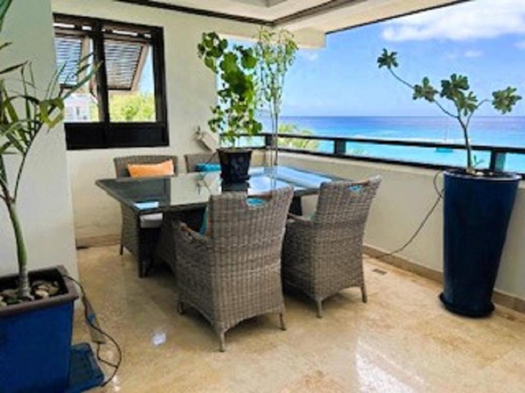 Coral Cove 10 Luxury Beachfront Condo