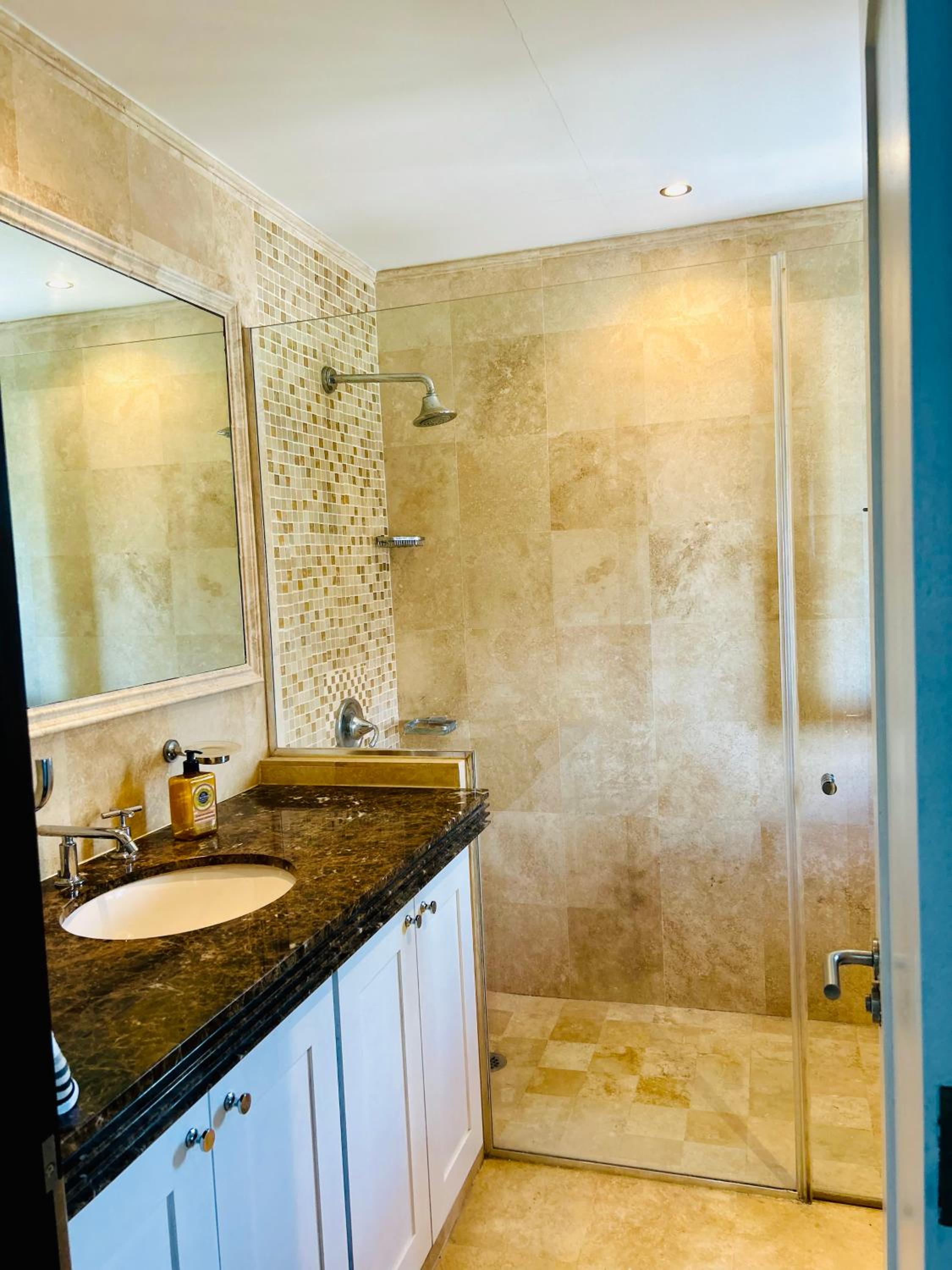 Coral Cove 10 Luxury Beachfront Condo