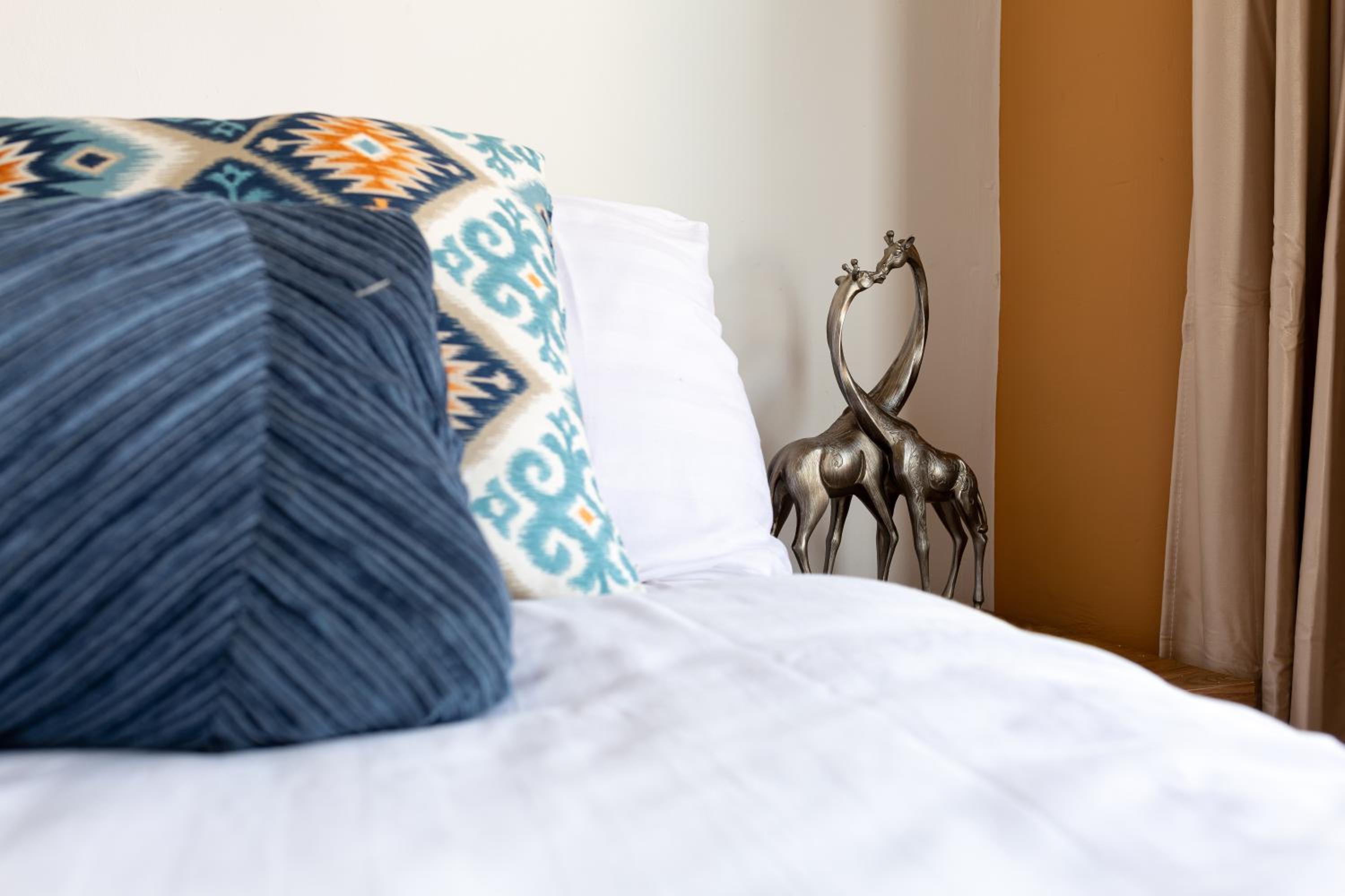 Edge Grove Retreat - Air Host & Stay