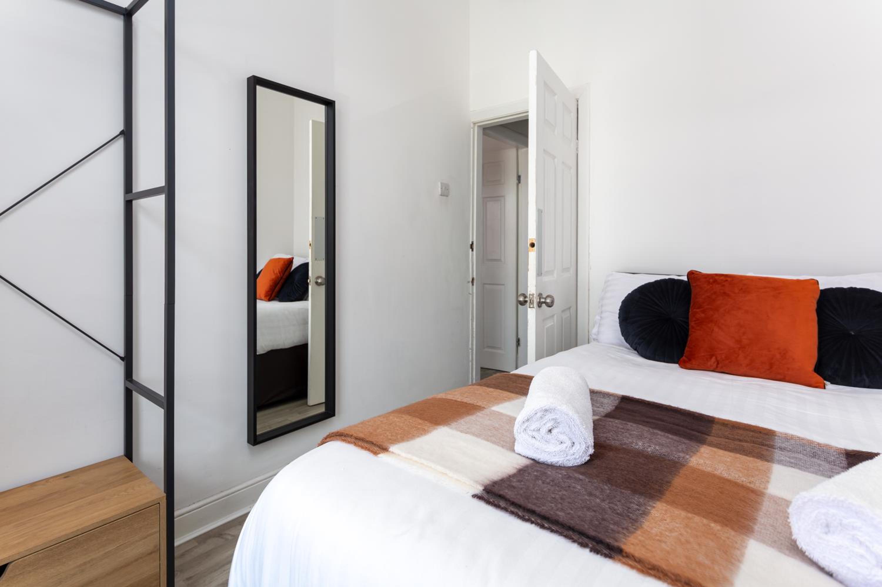 Edge Grove Retreat - Air Host & Stay