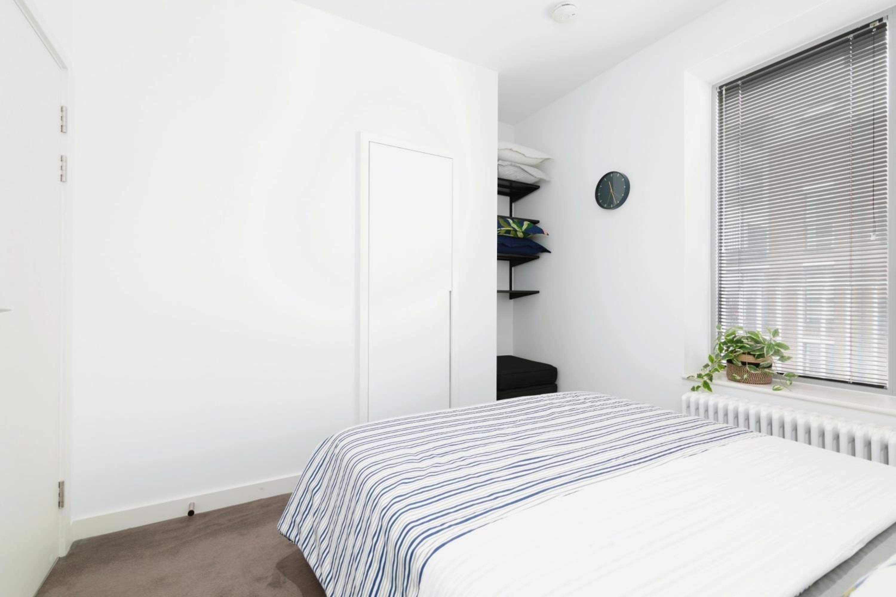 Chic 2 bedroom flat with Balcony