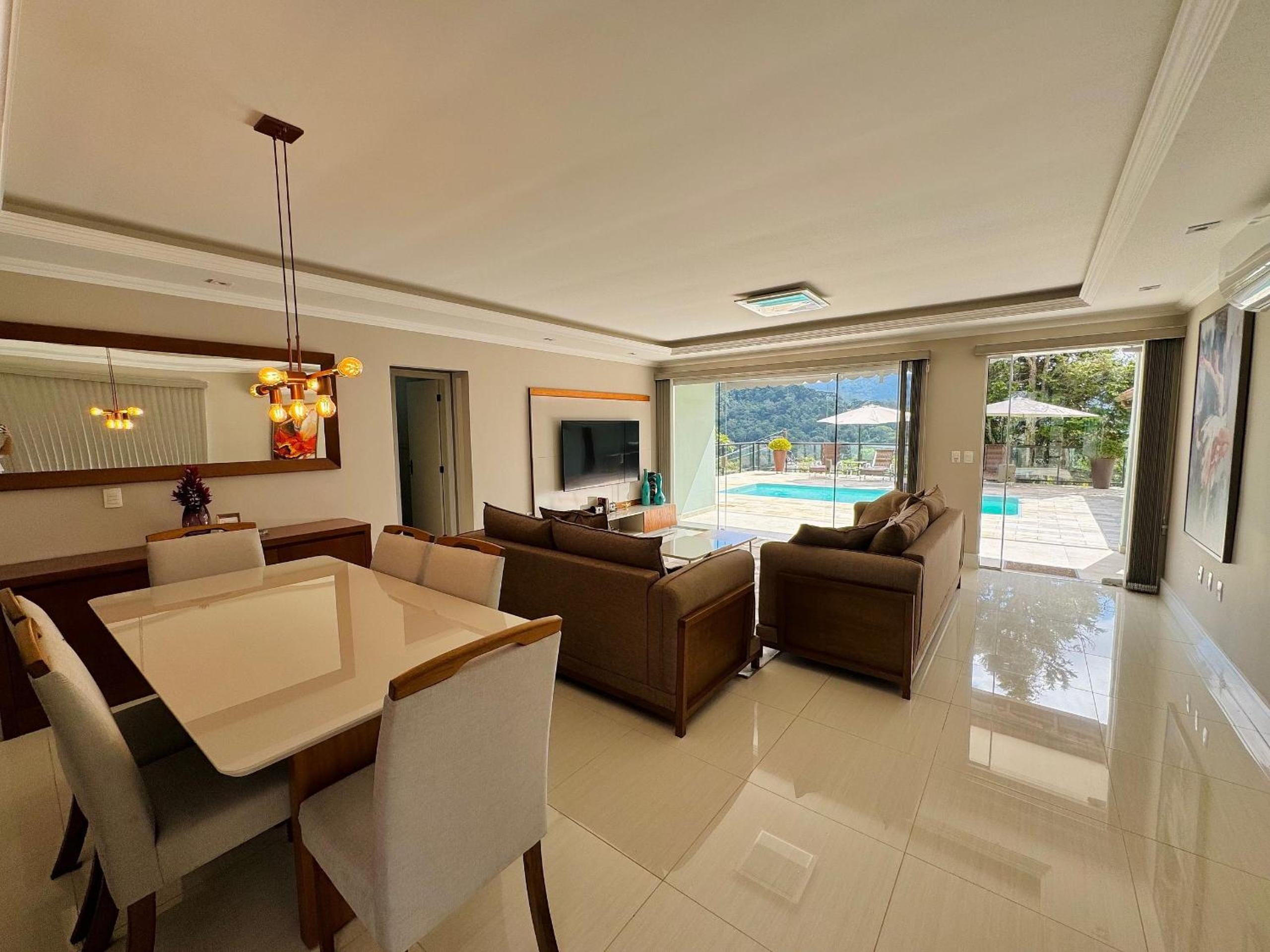 Casa maravilhosa com piscina e sauna