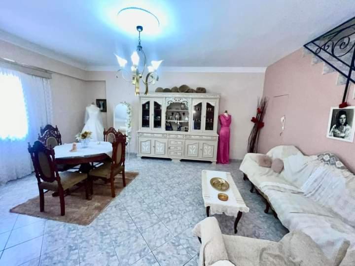Maison de Couture en Kalymnos — lounge