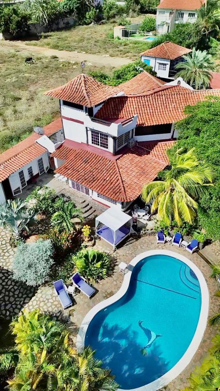 Rancho Rebecca, villa de lujo para un Max 10 personas, vistas panorámicas playa y montañas, piscina, 5 H, 5 B en Guarame, Isla de Margarita view 3