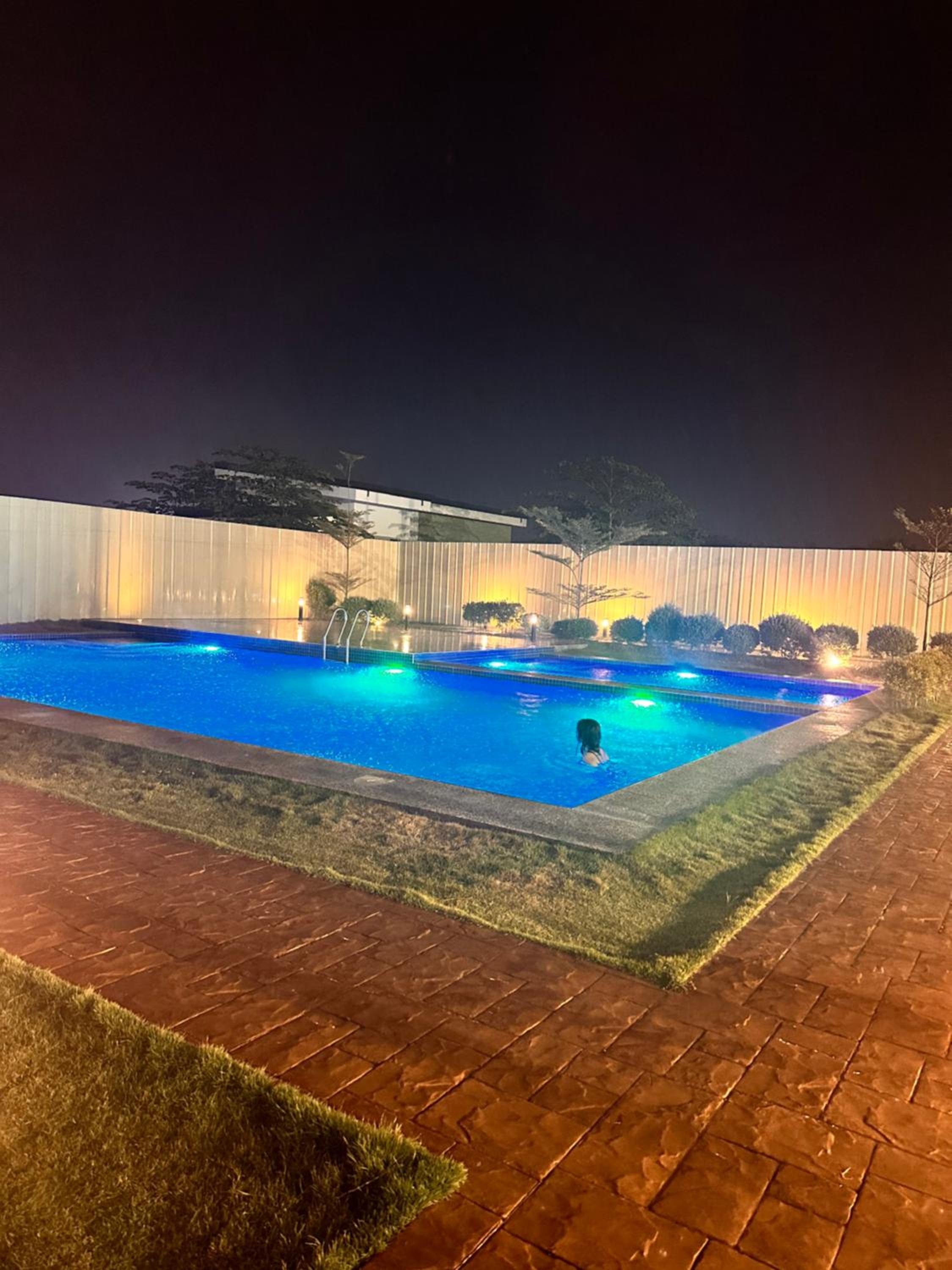 Near Mactan Airport, Pool, Fast WiFi, Netflix & Disney