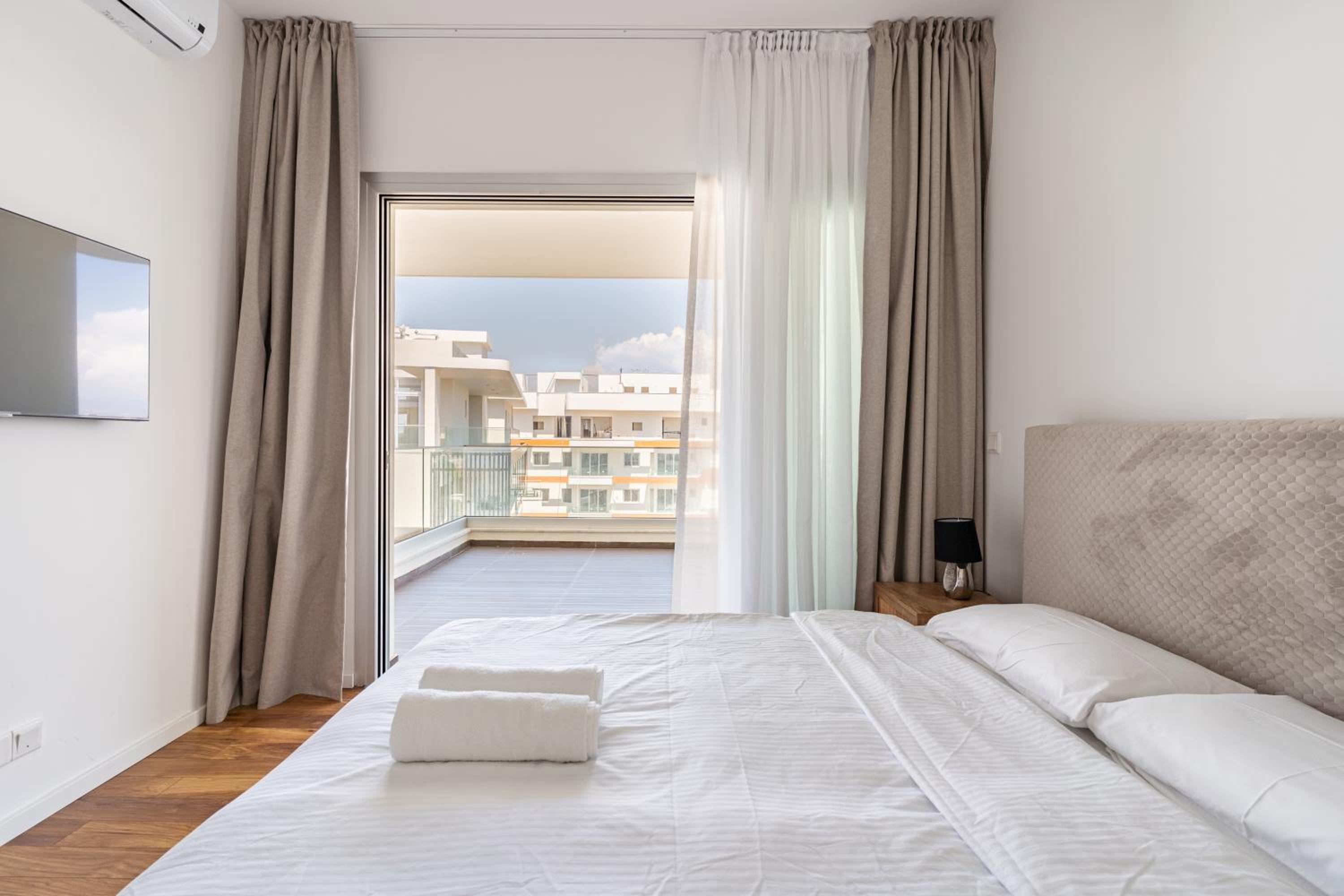 YAMAS Urban Living Platinum 77 Penthouse