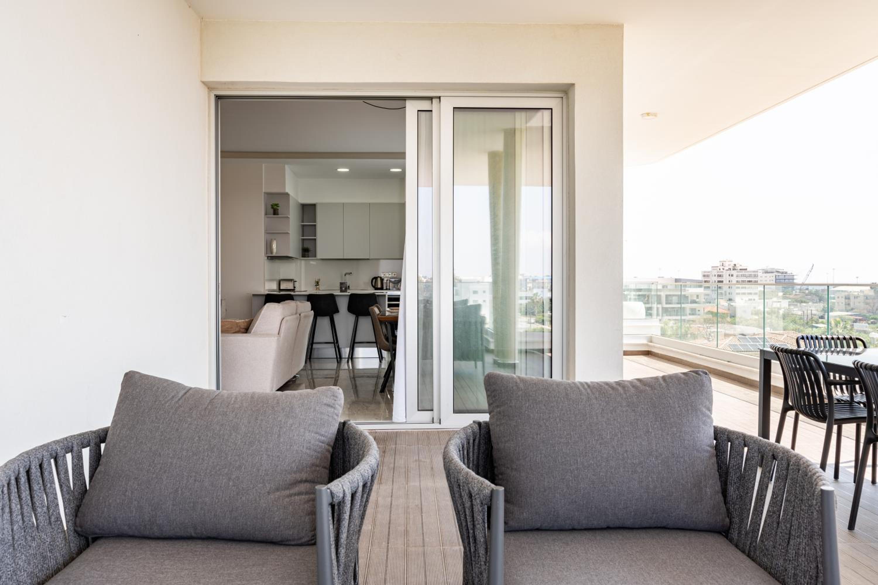 YAMAS Urban Living Platinum 77 Penthouse