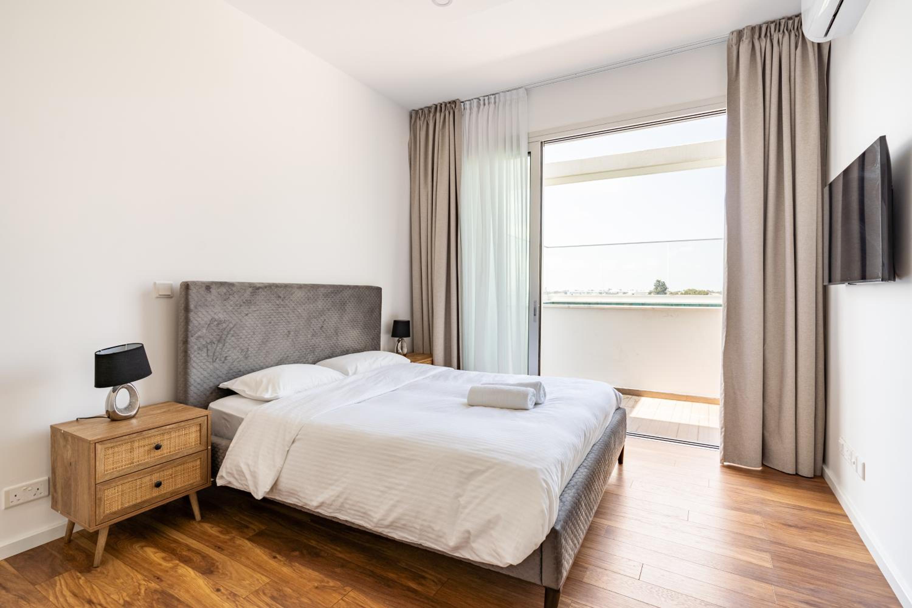 YAMAS Urban Living Platinum 77 Penthouse