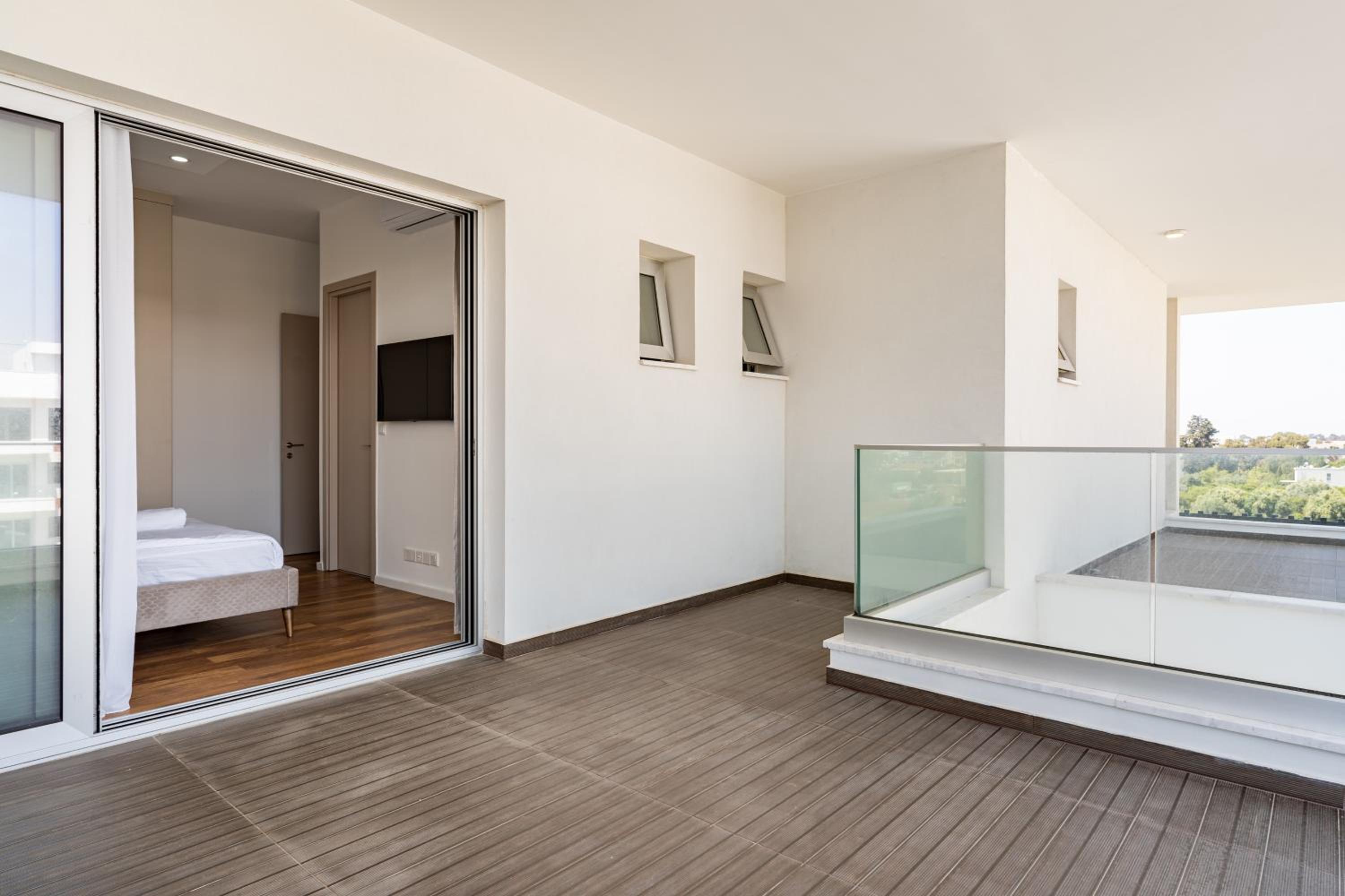 YAMAS Urban Living Platinum 77 Penthouse
