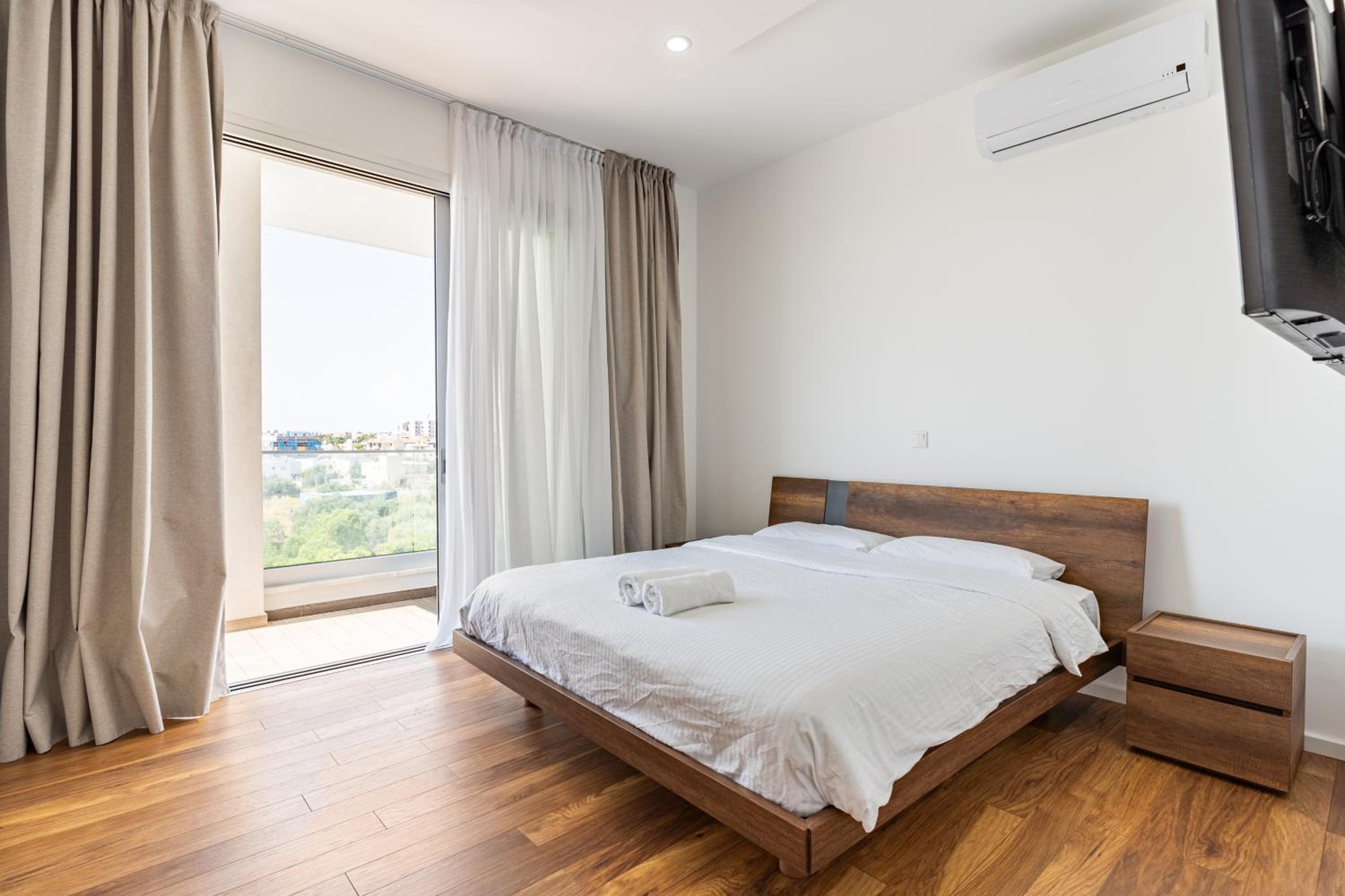 YAMAS Urban Living Platinum 77 Penthouse