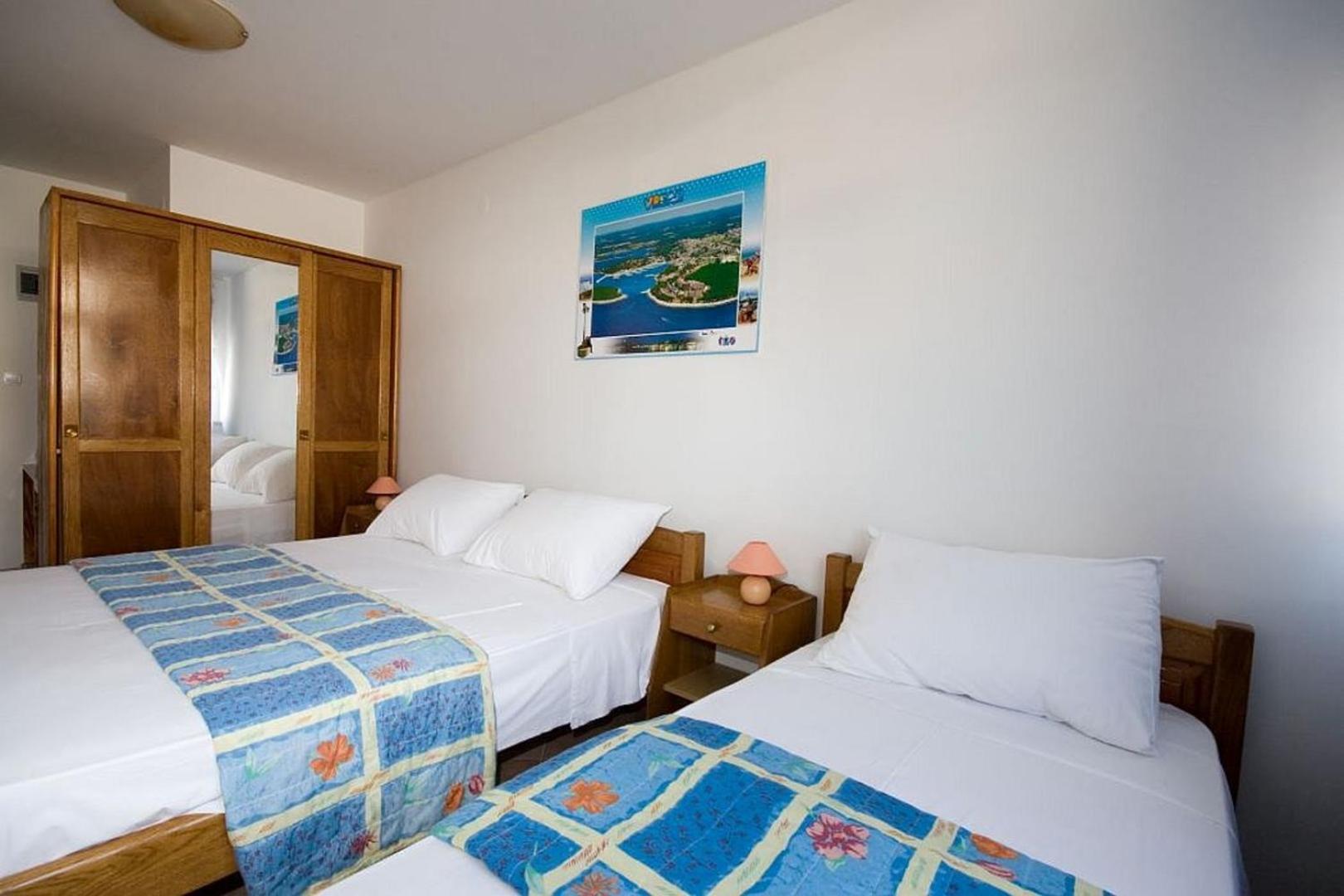 Sunny Adriatic apartments Valentin view 4