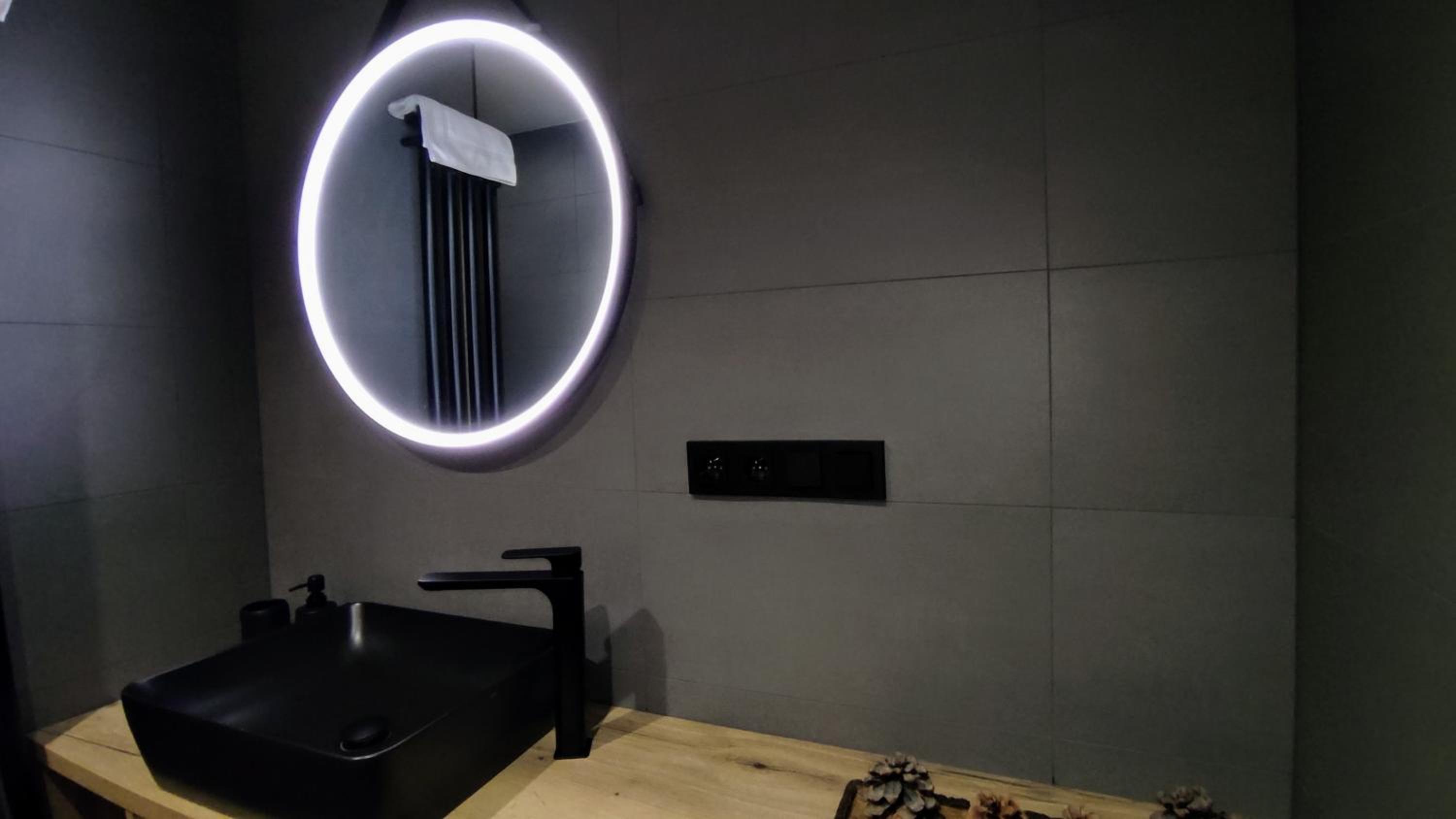 Moderní rodinný 3KK apartmán D8 v centru Harrachova s výhledem na skokanské můstky - by Relax Harrachov