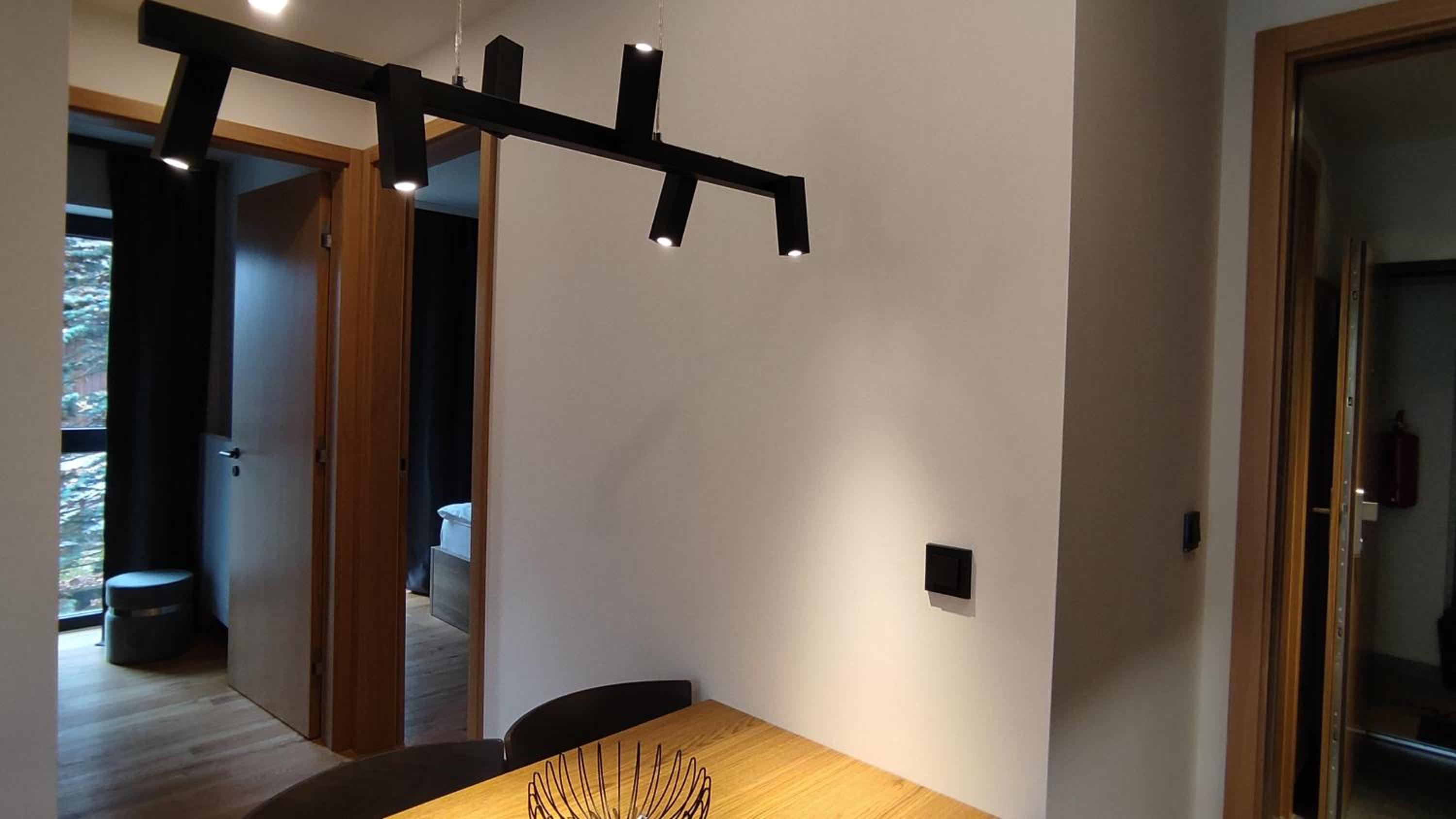 Moderní rodinný 3KK apartmán D8 v centru Harrachova s výhledem na skokanské můstky - by Relax Harrachov