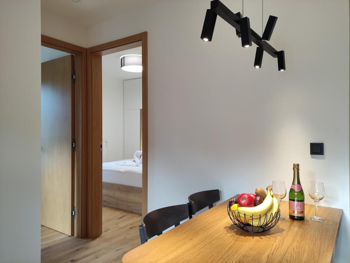 Moderní rodinný 3KK apartmán D8 v centru Harrachova s výhledem na skokanské můstky - by Relax Harrachov