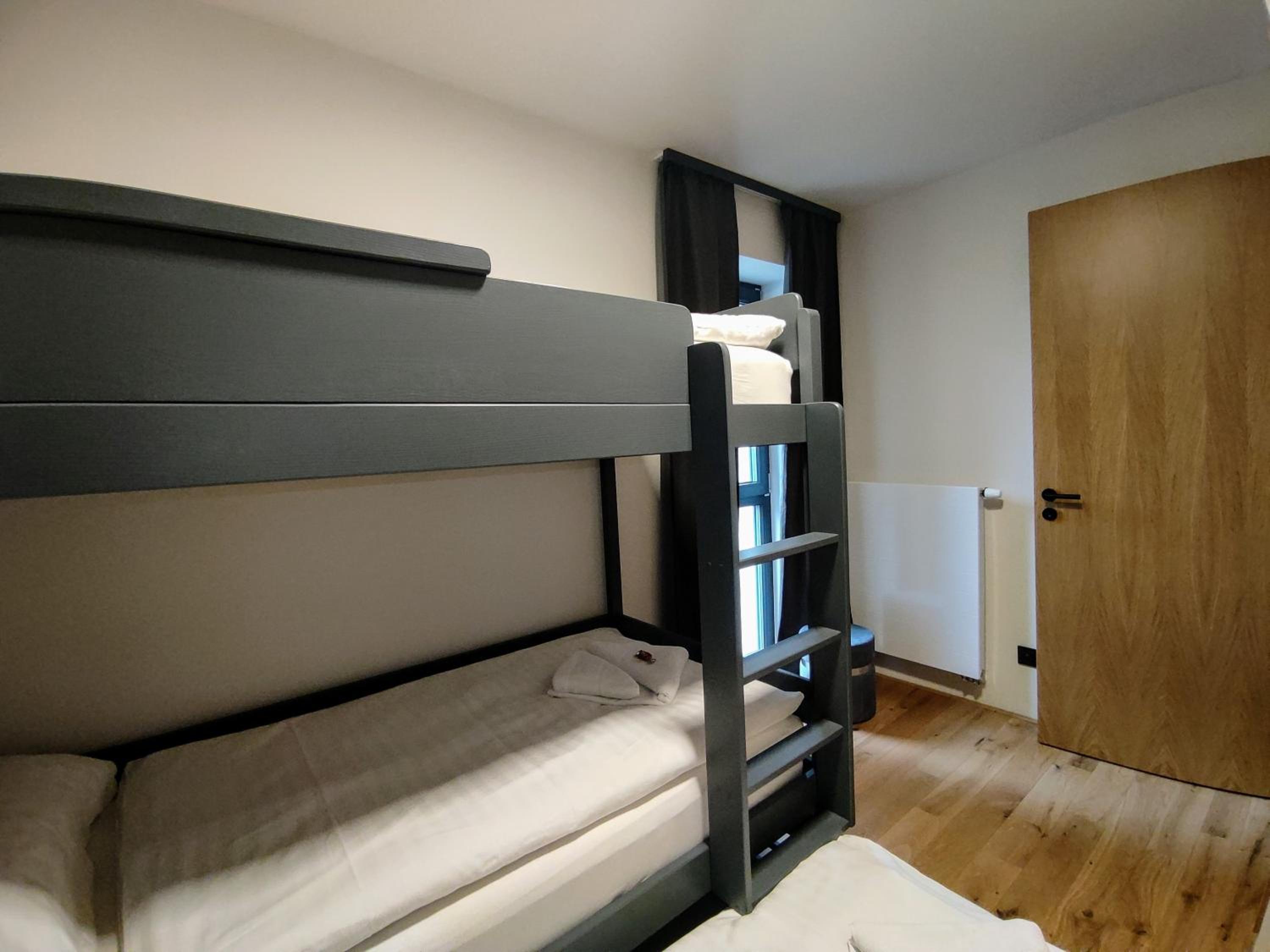 Moderní rodinný 3KK apartmán D8 v centru Harrachova s výhledem na skokanské můstky - by Relax Harrachov
