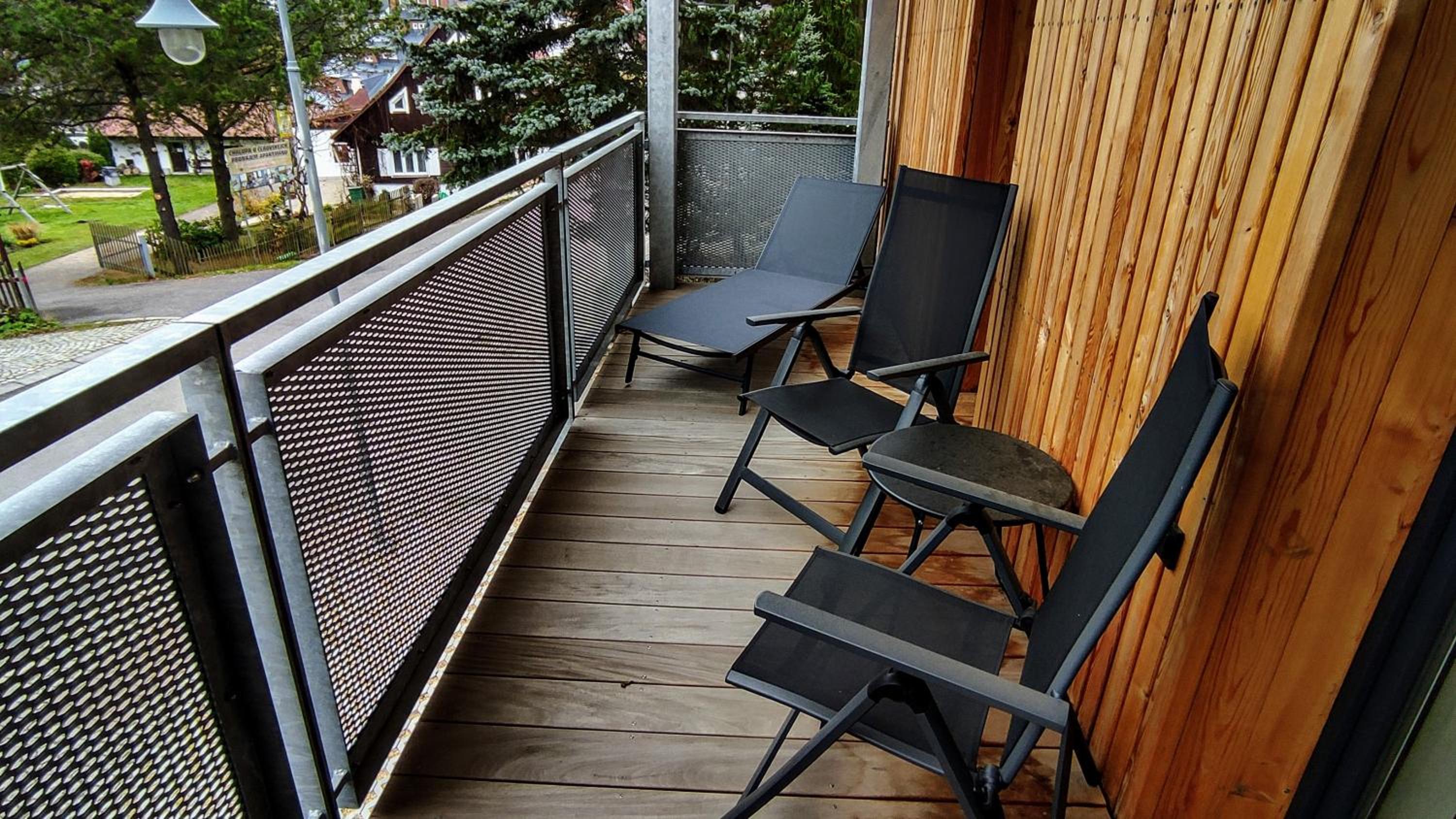 Moderní rodinný 3KK apartmán D8 v centru Harrachova s výhledem na skokanské můstky - by Relax Harrachov