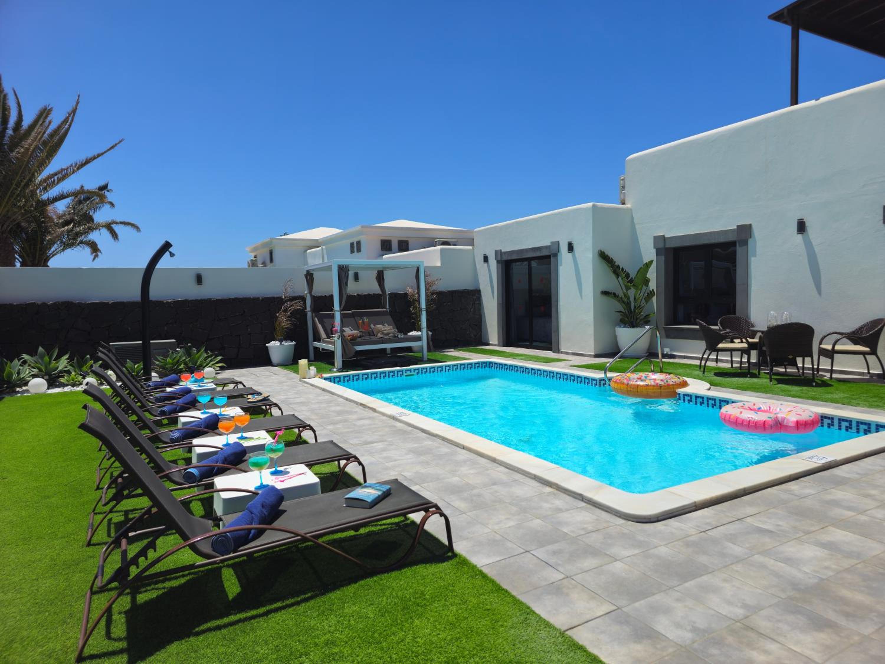 VILLA KARLA
