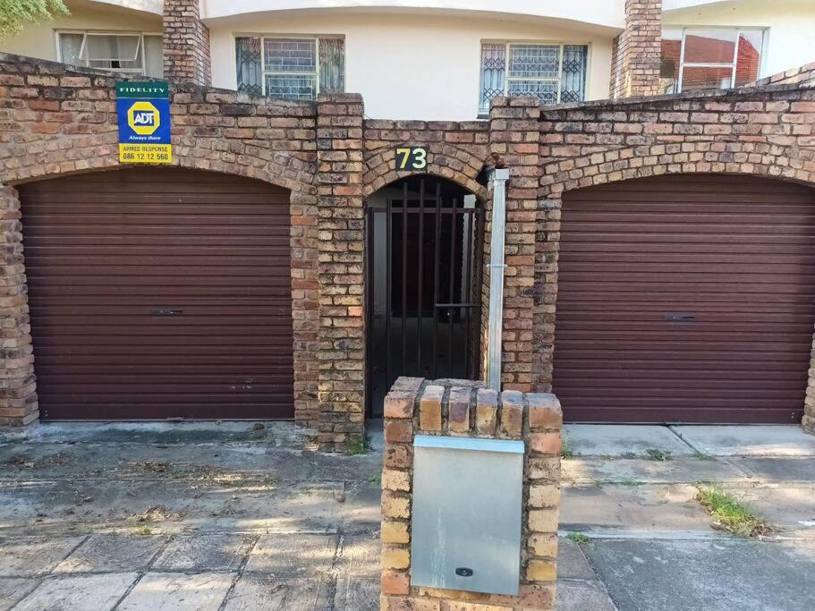 Retro Home in Nelspruit: 1980s Vintage Comfort view 2