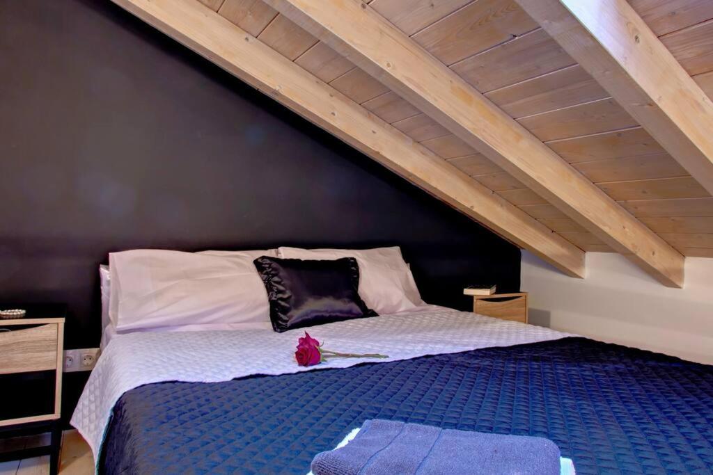 Grace's elegant suite view 5