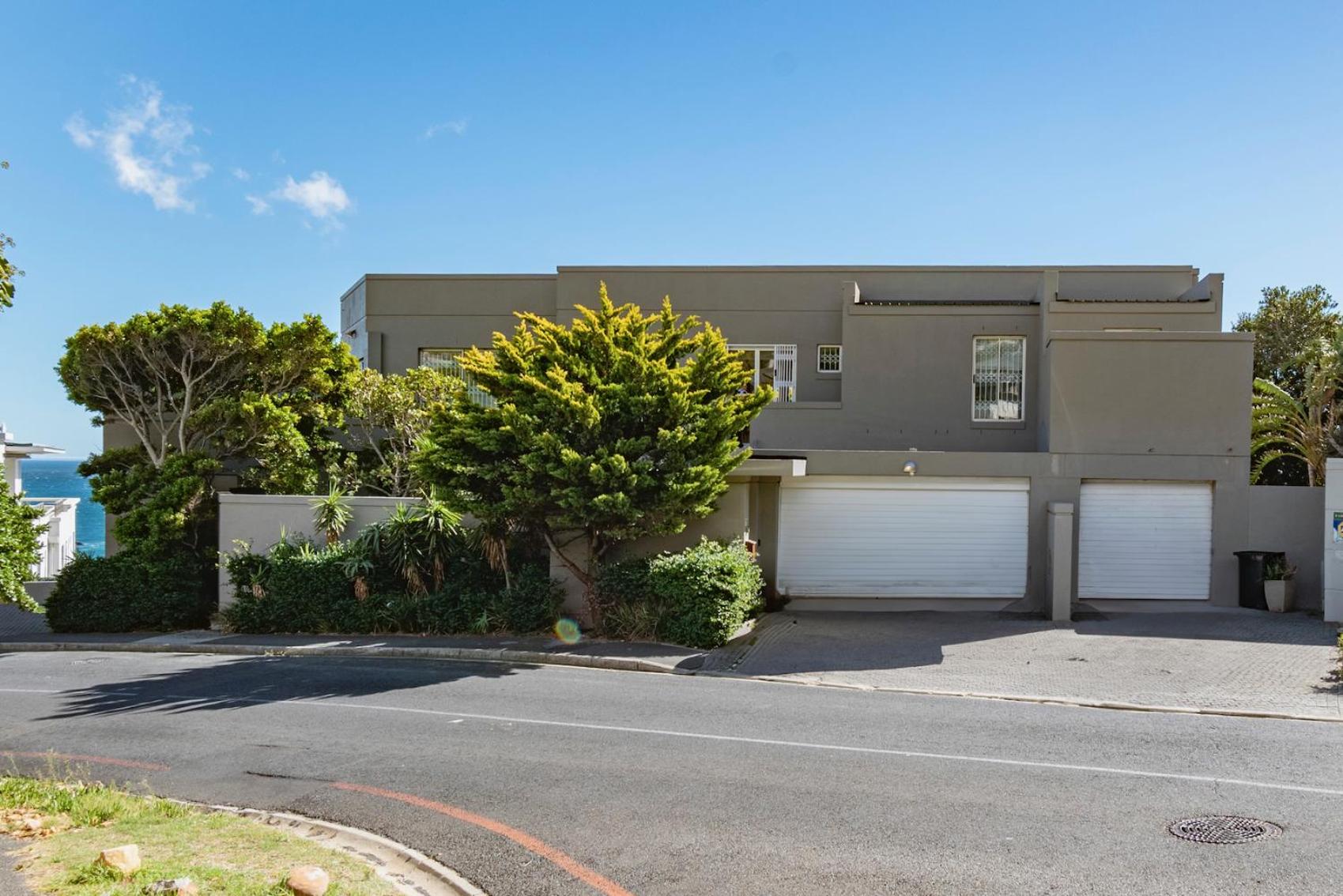 Hotel Stylish Penthouse with 180 degree Ocean Views! - Image 1