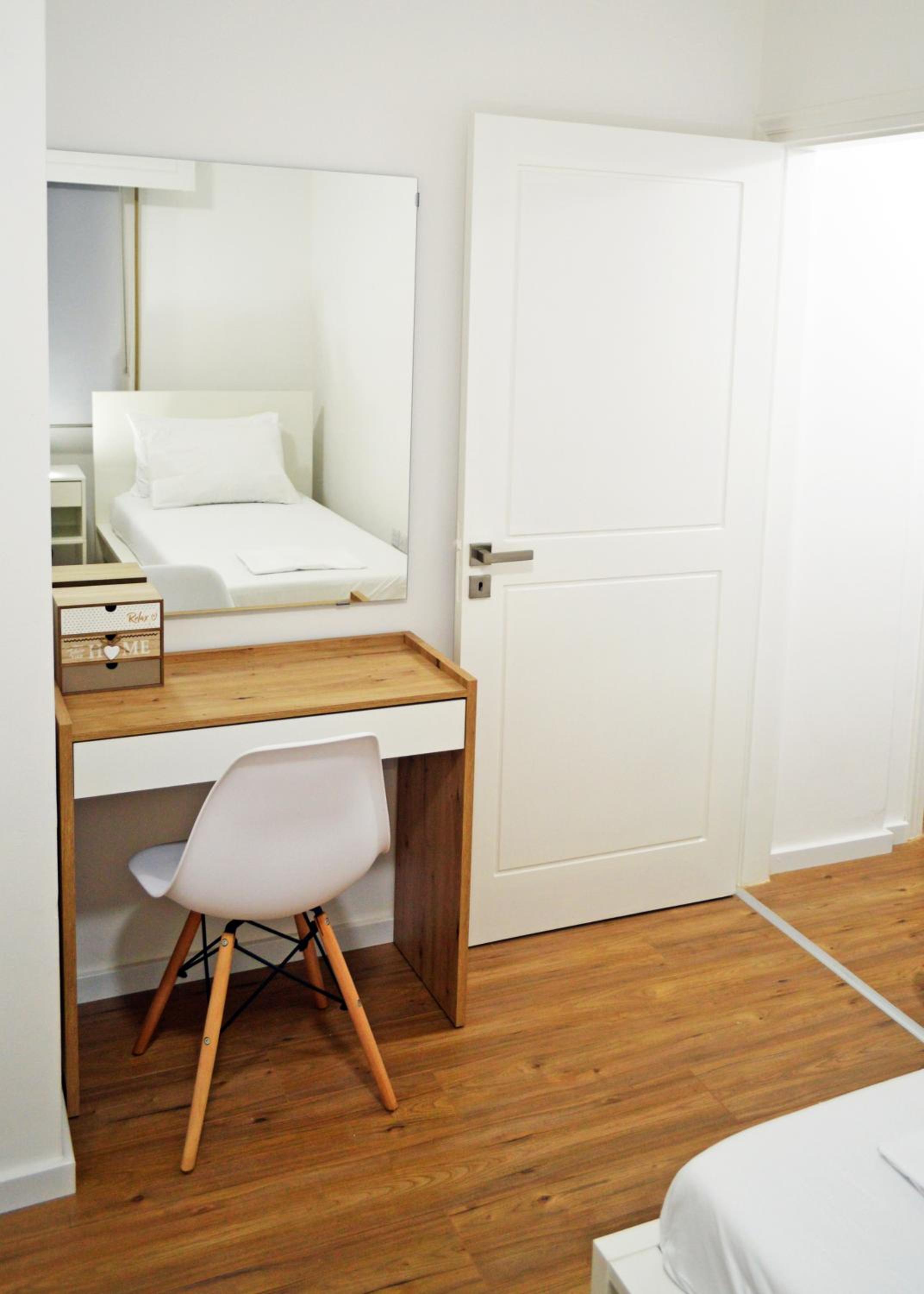 Modern apartment near McKenzie beach