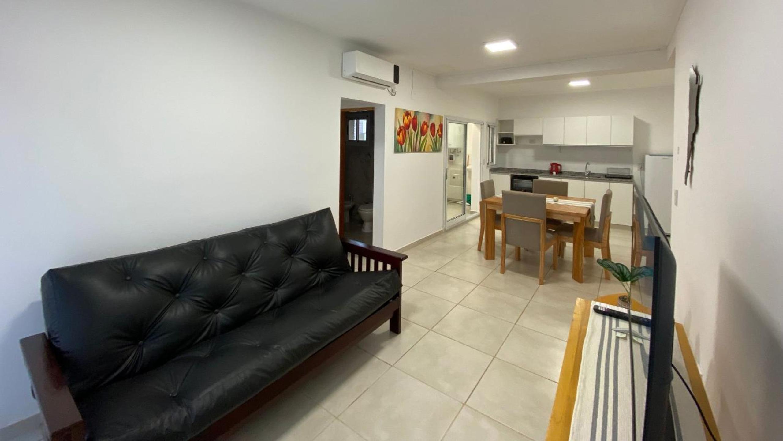 Moderno y exclusivo departamento con vista al río