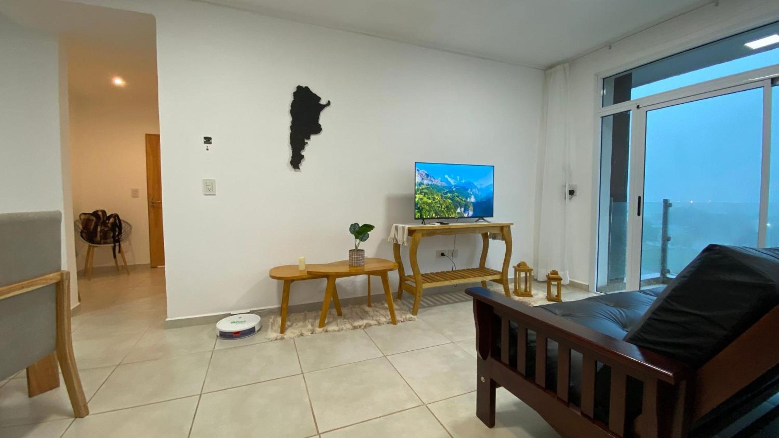 Moderno y exclusivo departamento con vista al río