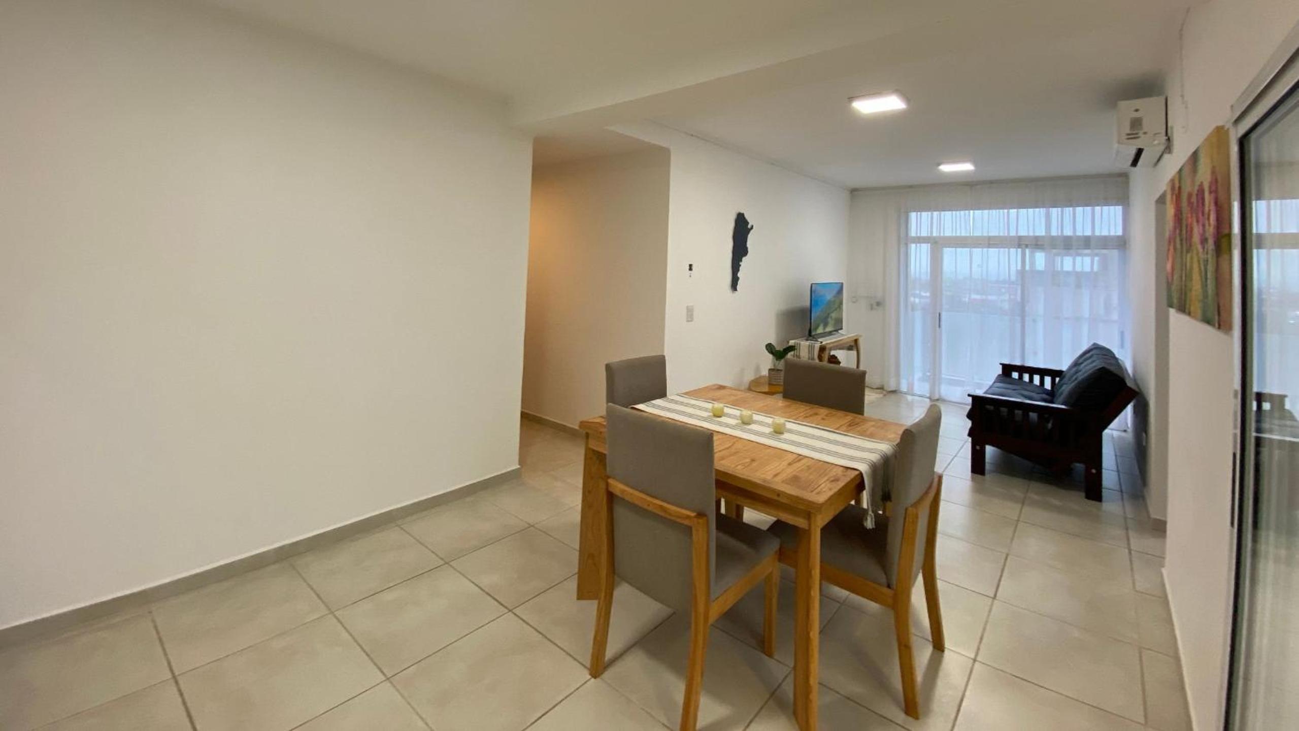 Moderno y exclusivo departamento con vista al río