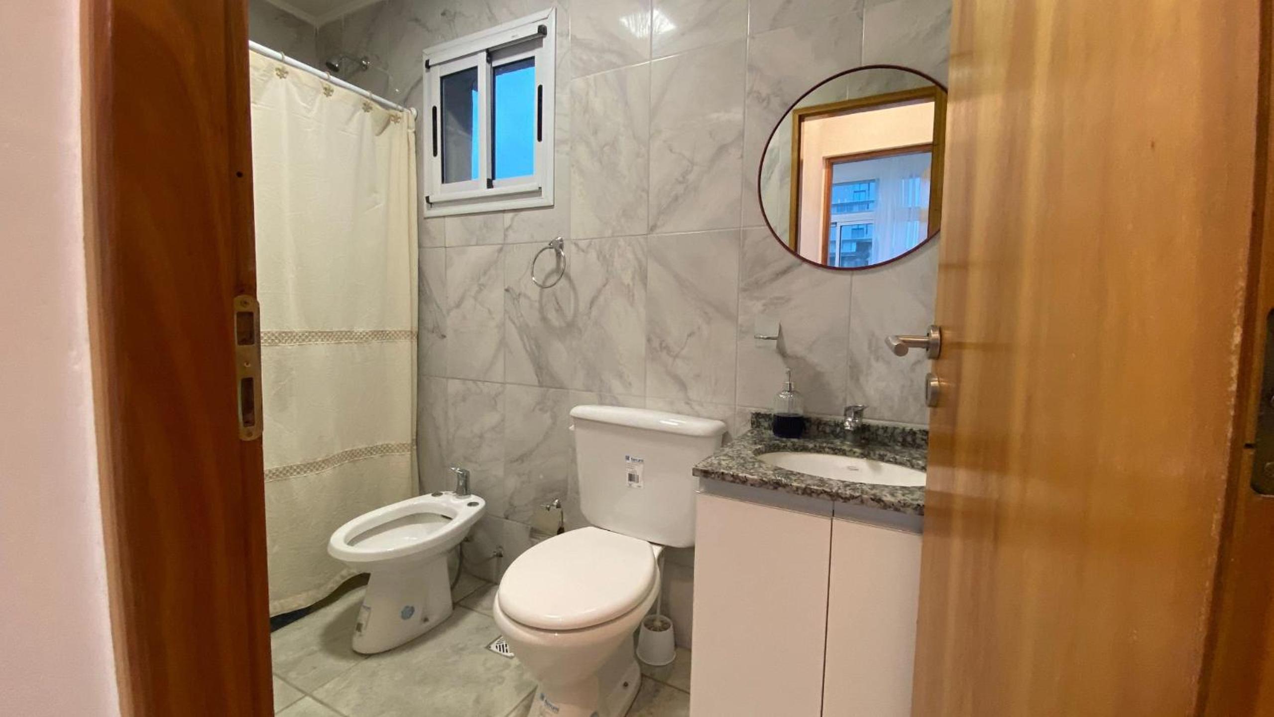 Moderno y exclusivo departamento con vista al río