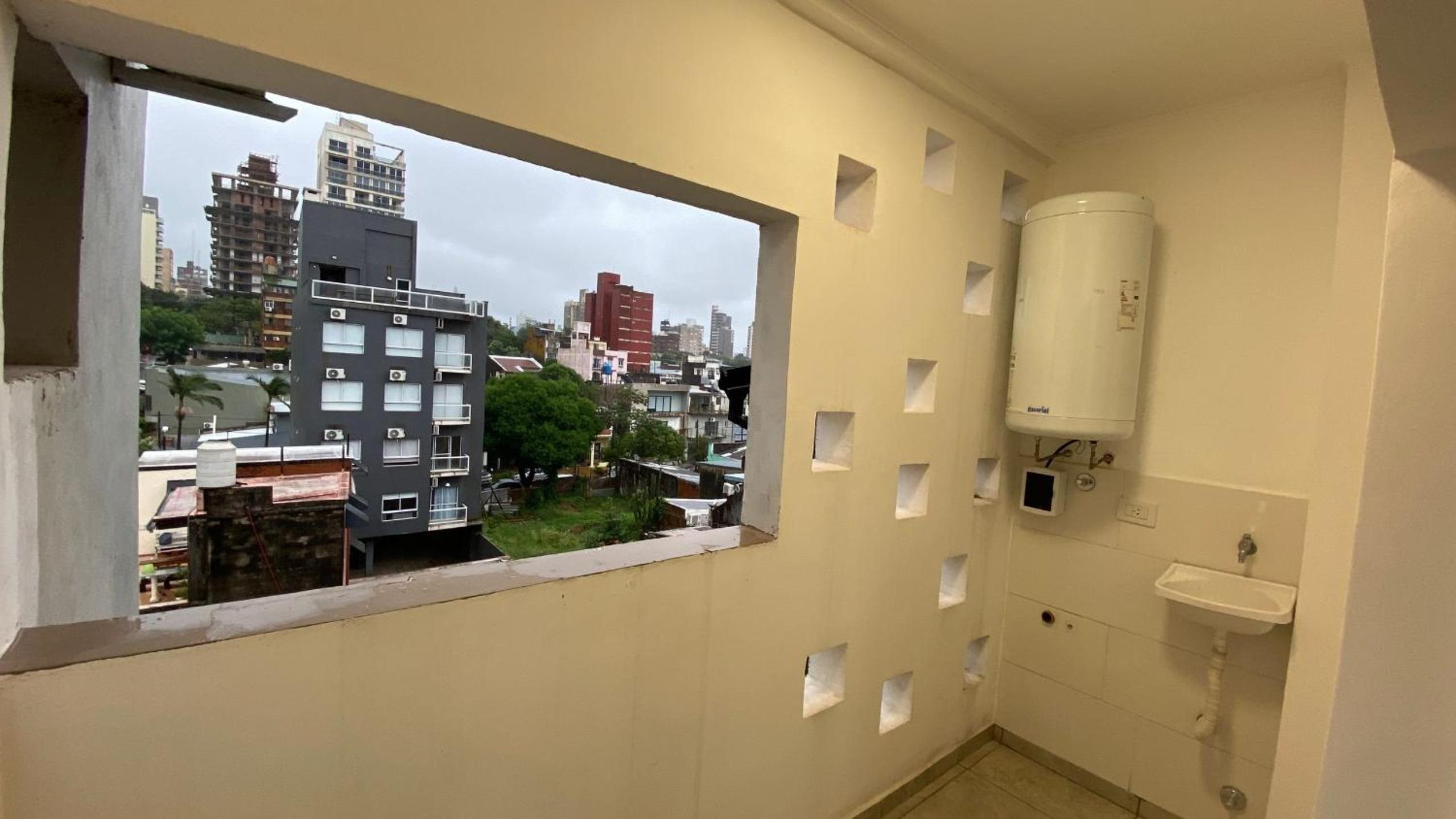 Moderno y exclusivo departamento con vista al río