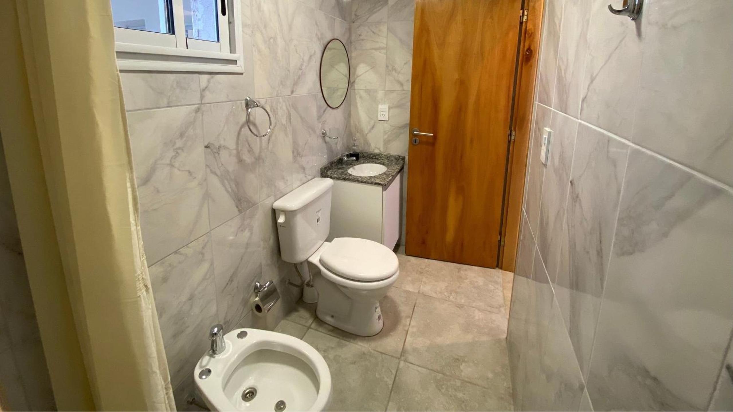 Moderno y exclusivo departamento con vista al río