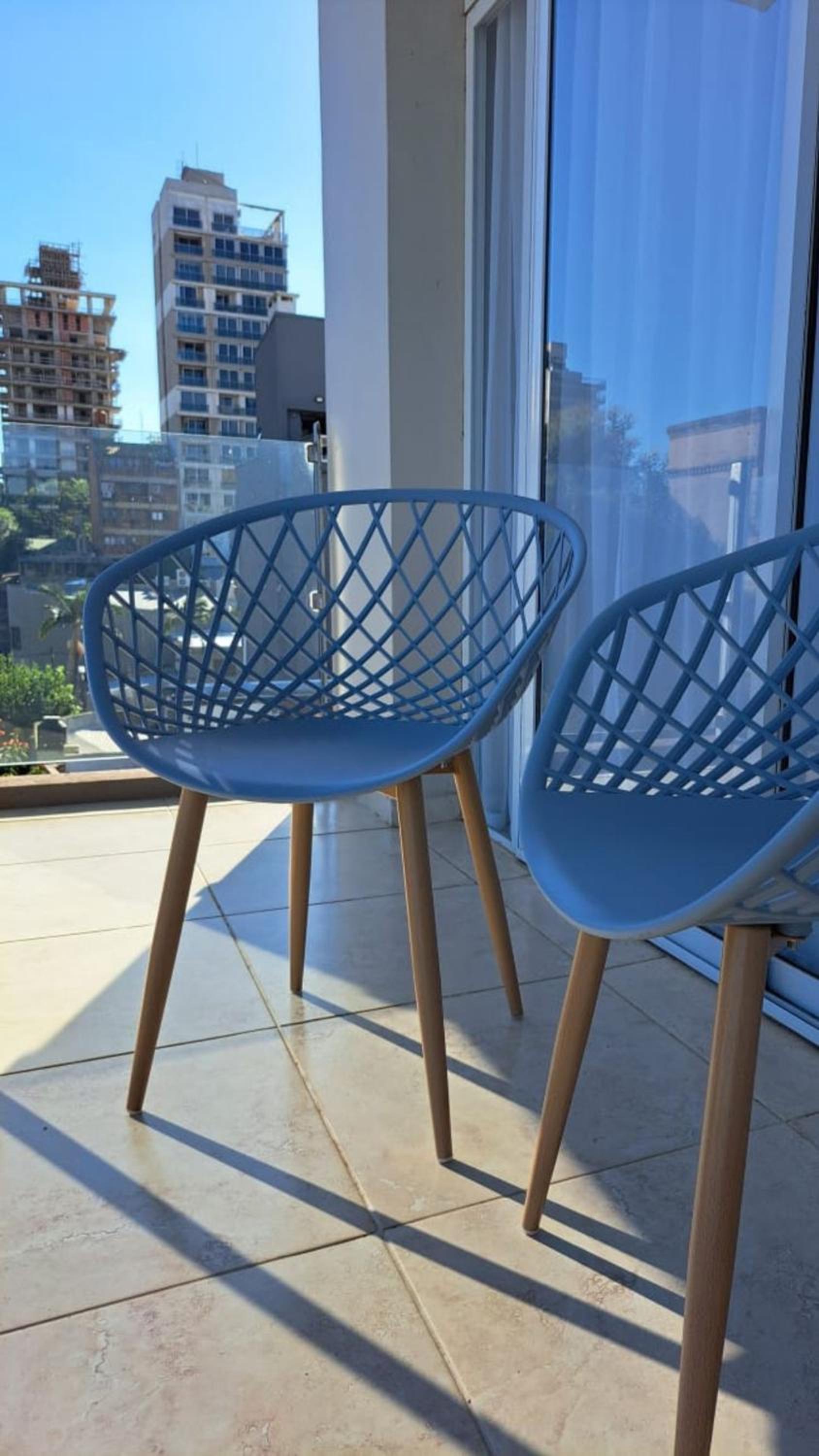 Moderno y exclusivo departamento con vista al río