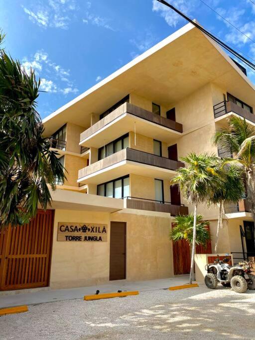 Jungle Apt with Jacuzzi, infinity Pool and Beach Access