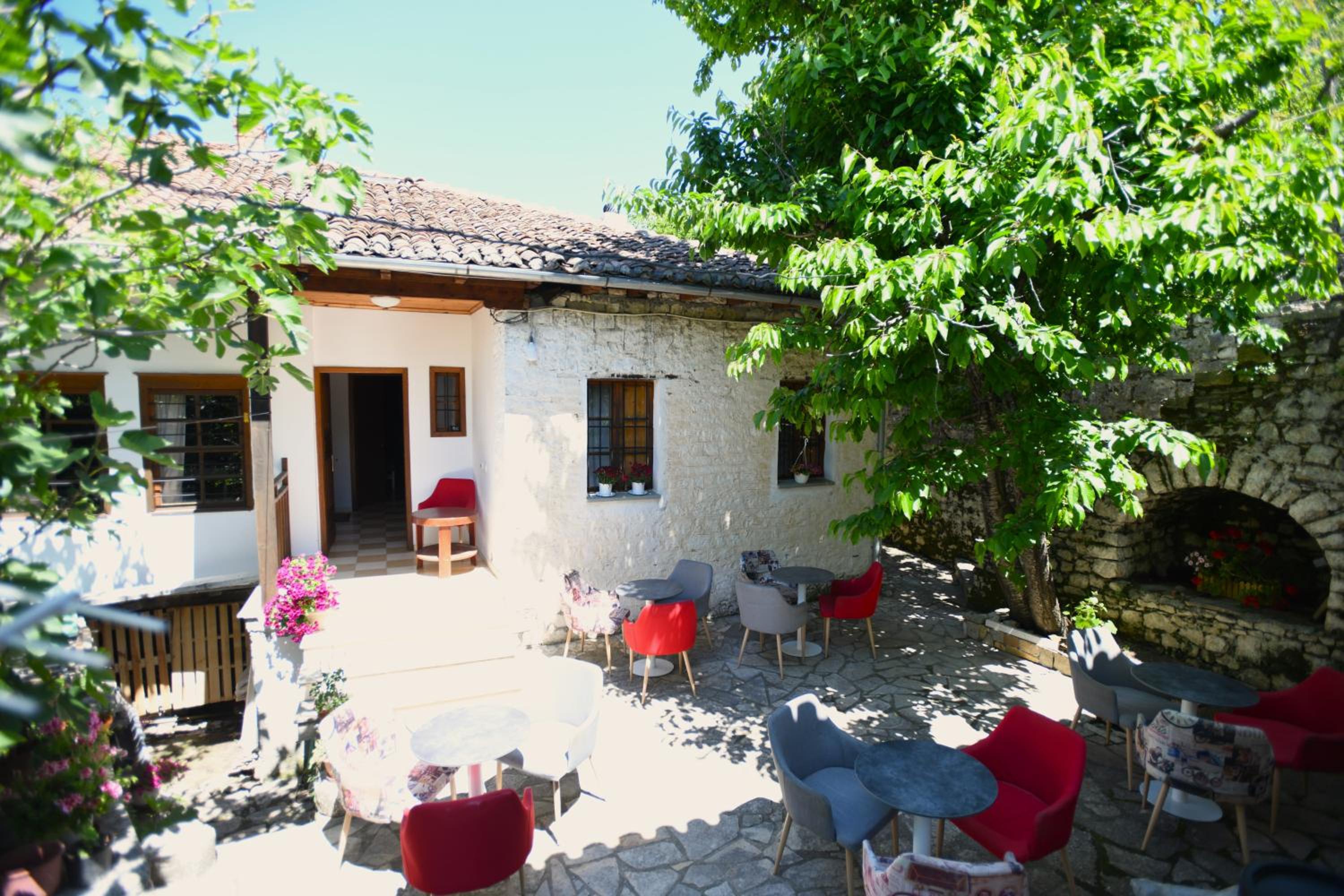Villa Droboniku