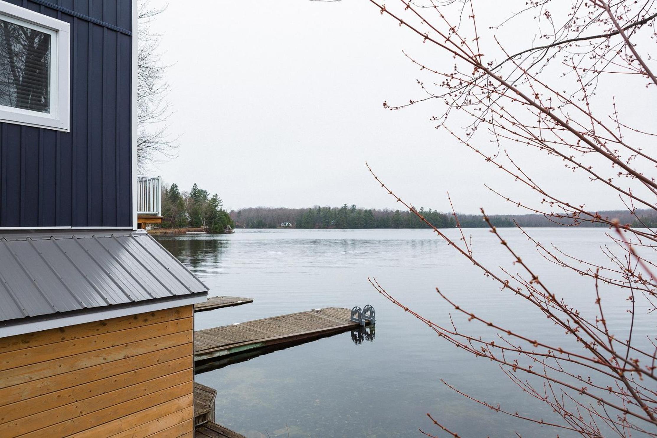 Waterfront Cottage w Sauna on Sharbot Lake