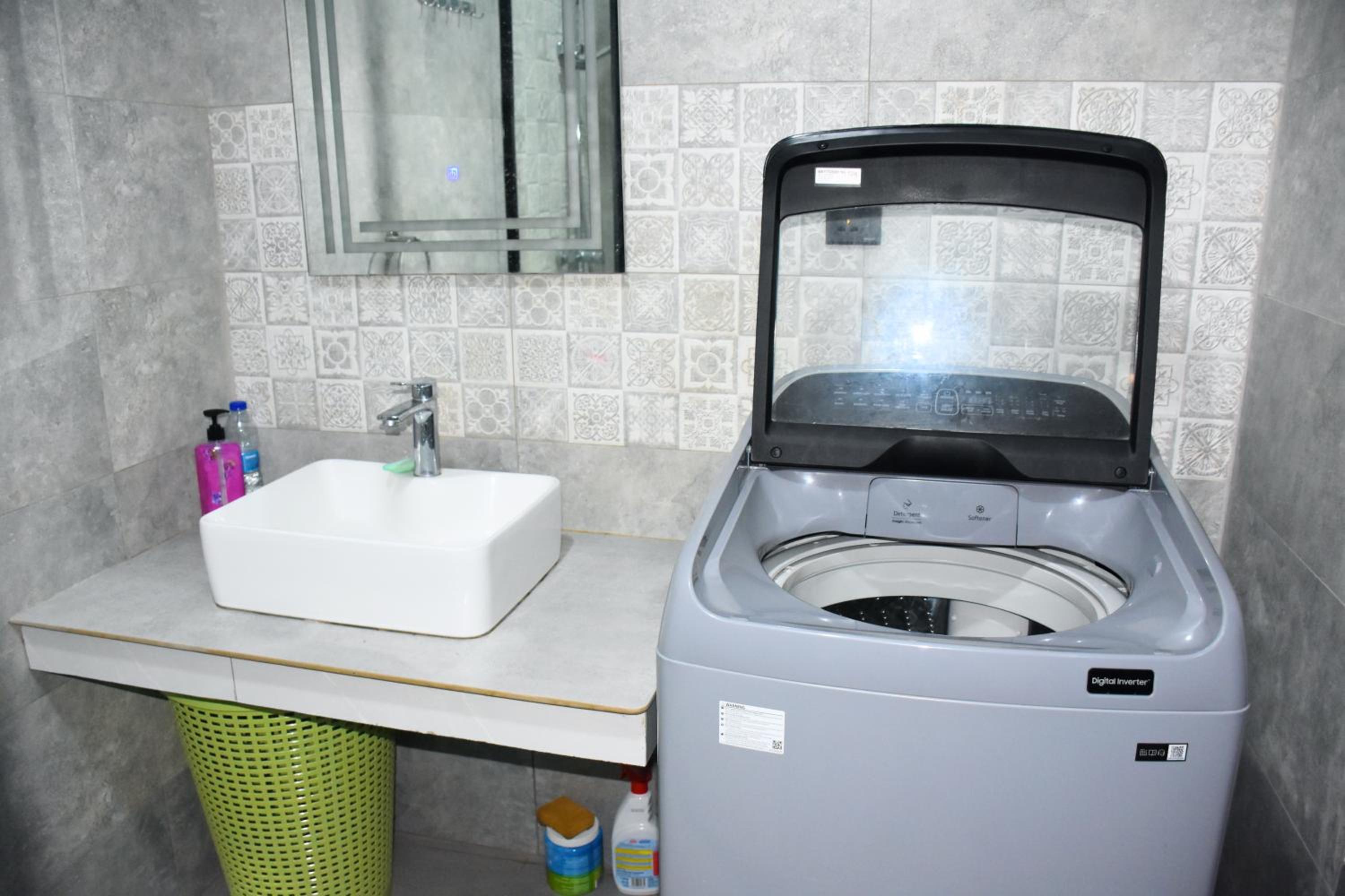 Photo 12