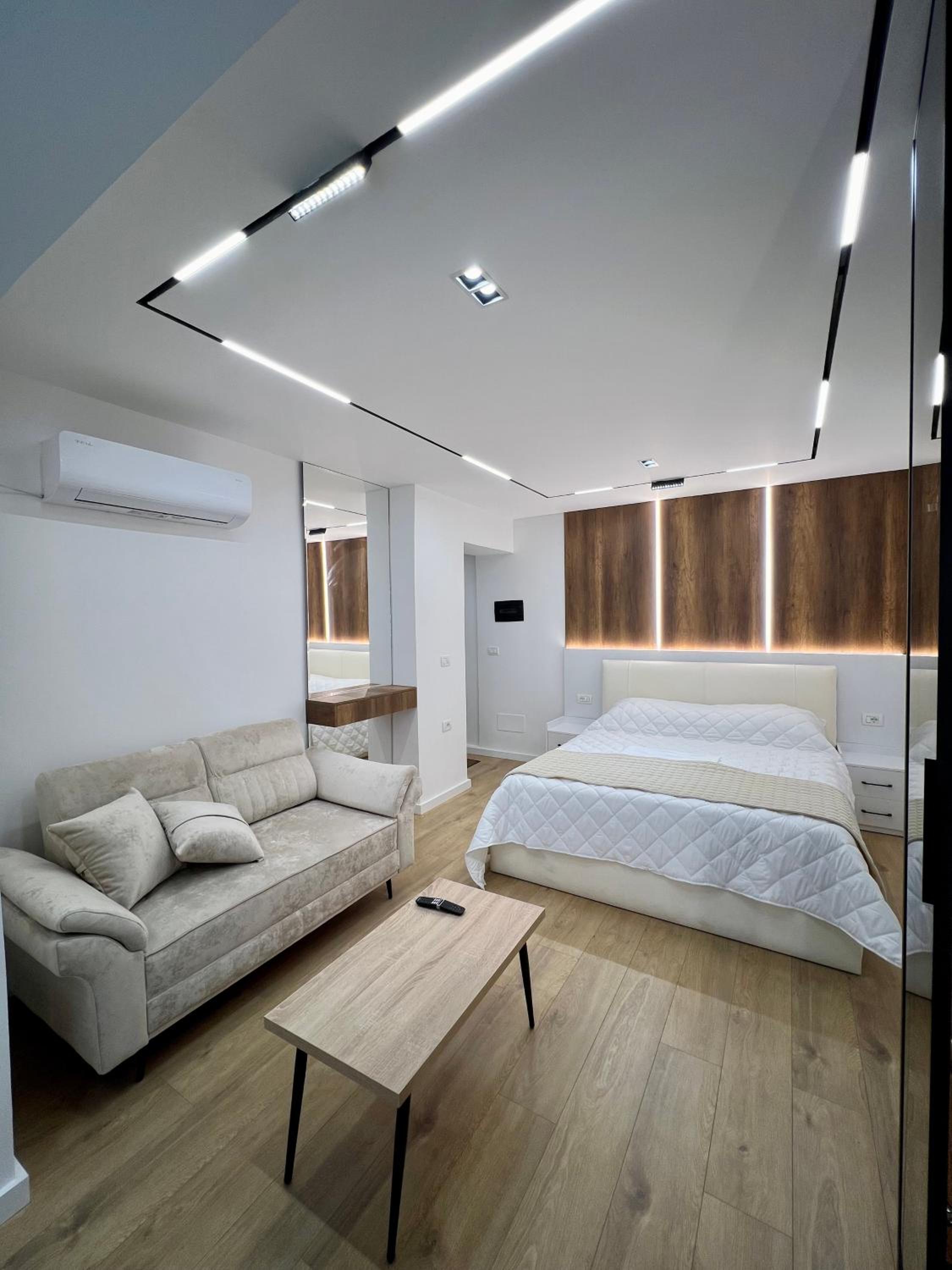 Aria's Apartments