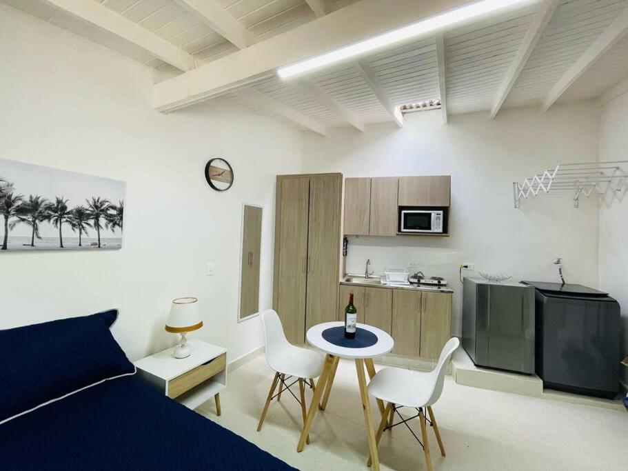 Spacious Belen Studio 300MB Fast WiFi Walkable