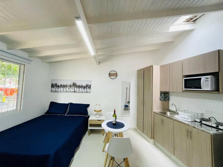 Spacious Belen Studio 300MB Fast WiFi Walkable