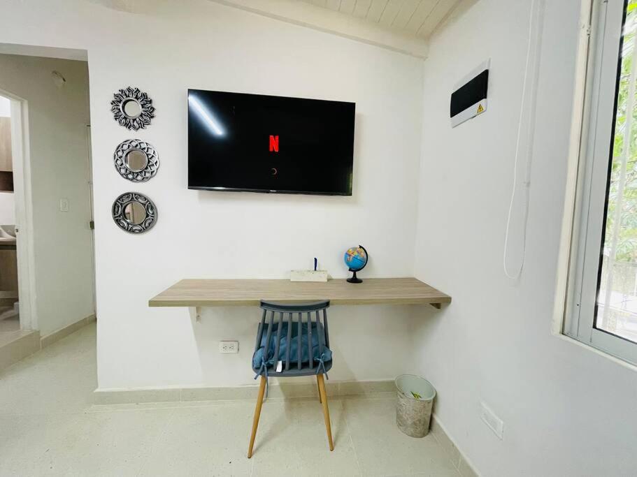 Spacious Belen Studio 300MB Fast WiFi Walkable